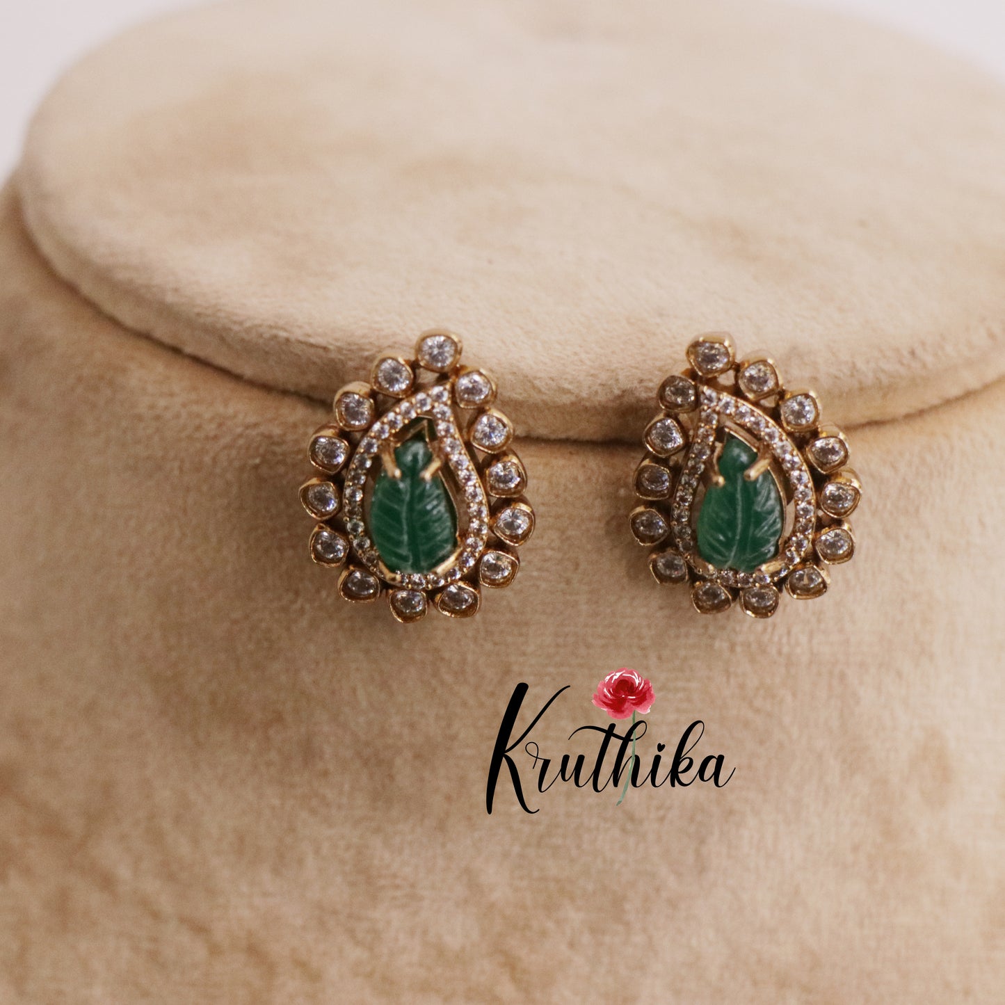 Trendy CZ Victorian Leaf Earstuds E679 (Available in 2 Colors)