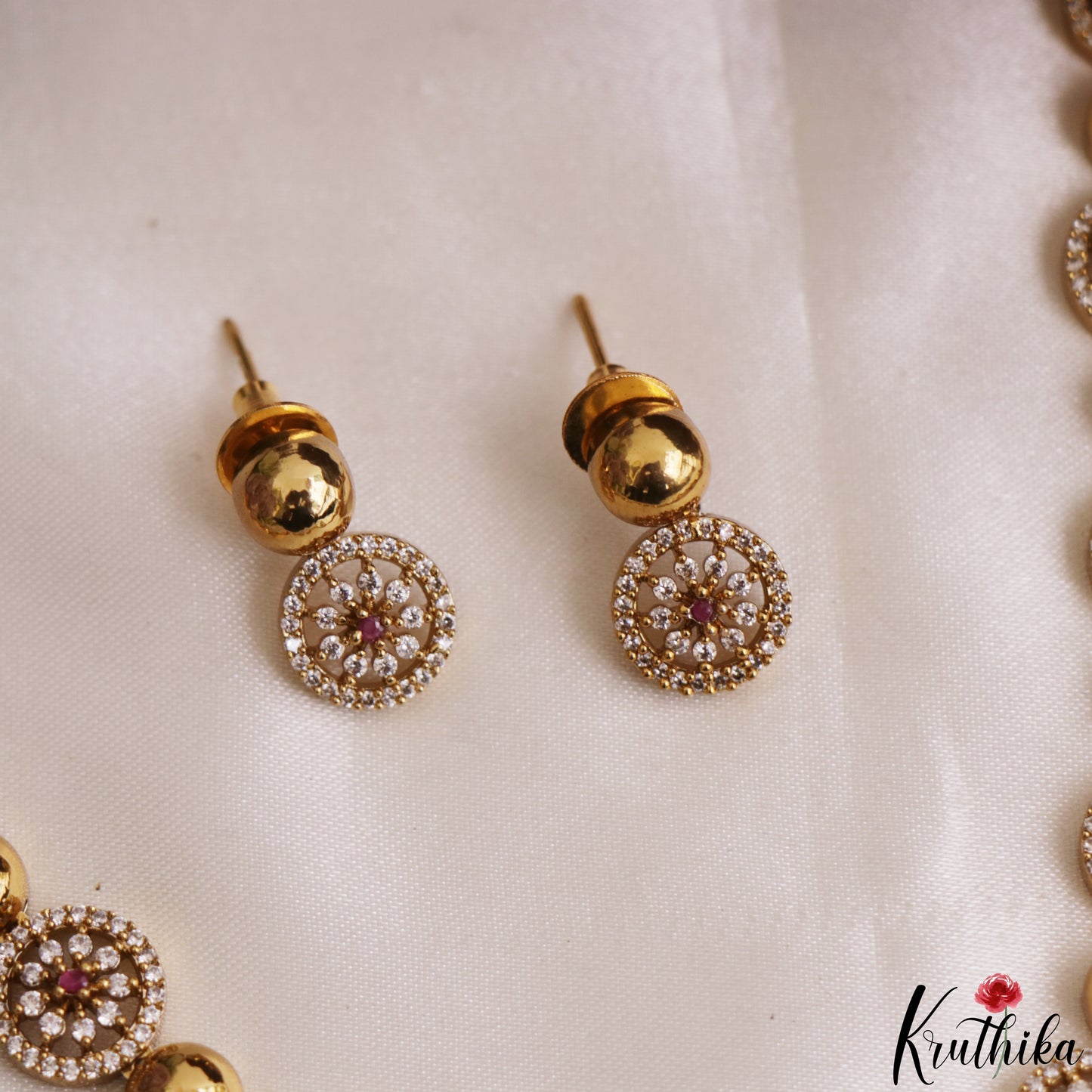 Pretty Floral Motifs Gold-Tone CZ Choker NC3225
