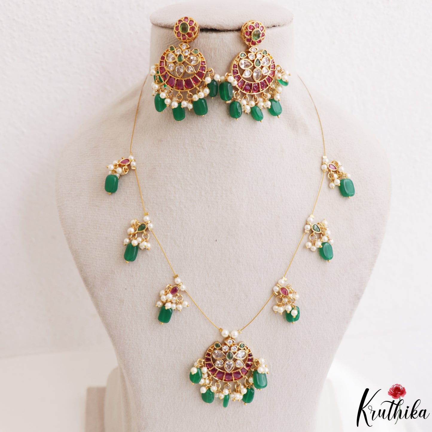 Beautiful Floral Teardrop Motifs Kemp Invisible Chain With Green Bead Drops NC3252