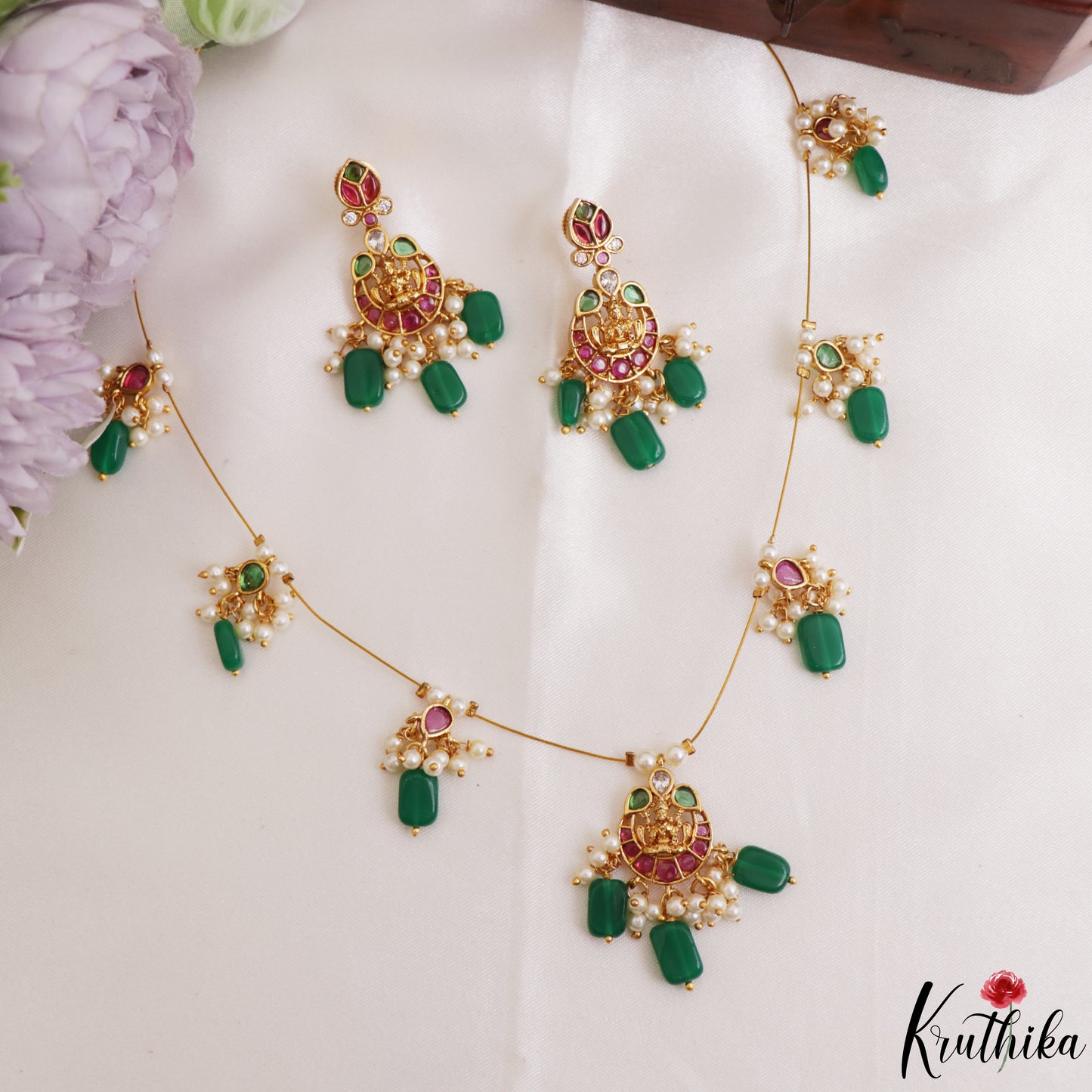 Classic Lakshmi Teardrop Motifs Kemp Invisible Chain With Green Bead Drops NC3253