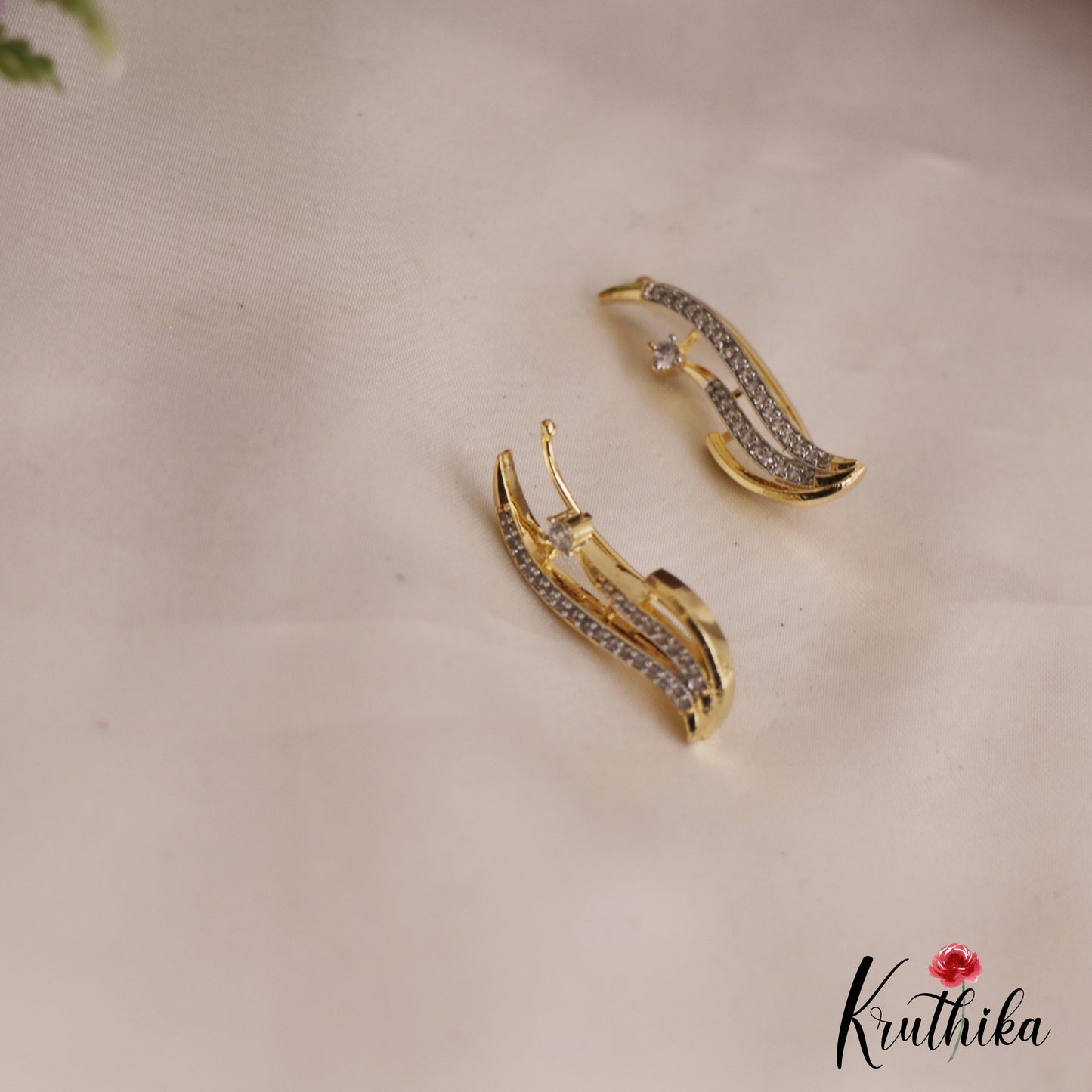 Classic Leaf Motifs AD Stones Ear Climbers E934