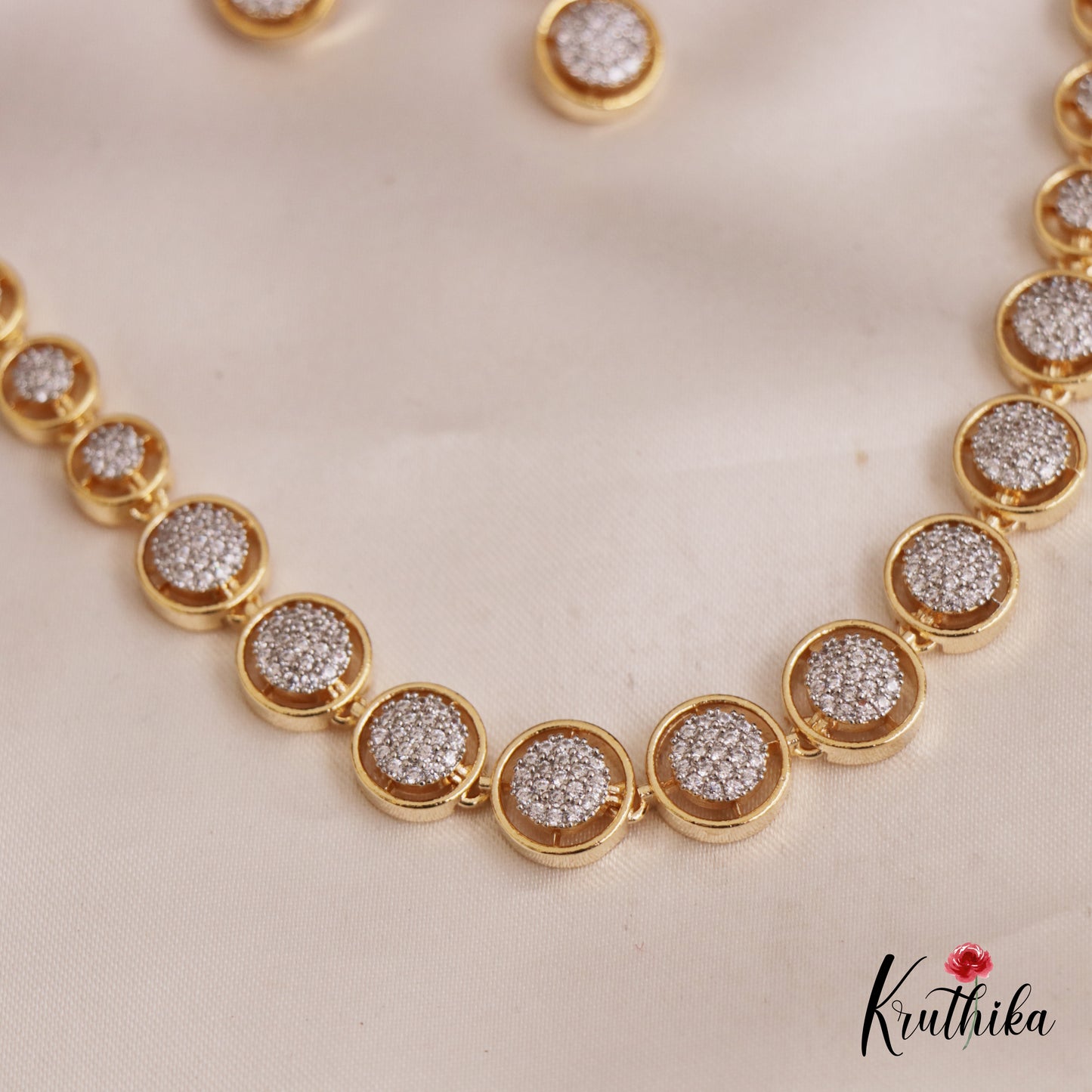 Sparkling Diamond-Finish Gold-Tone AD Choker NC2745