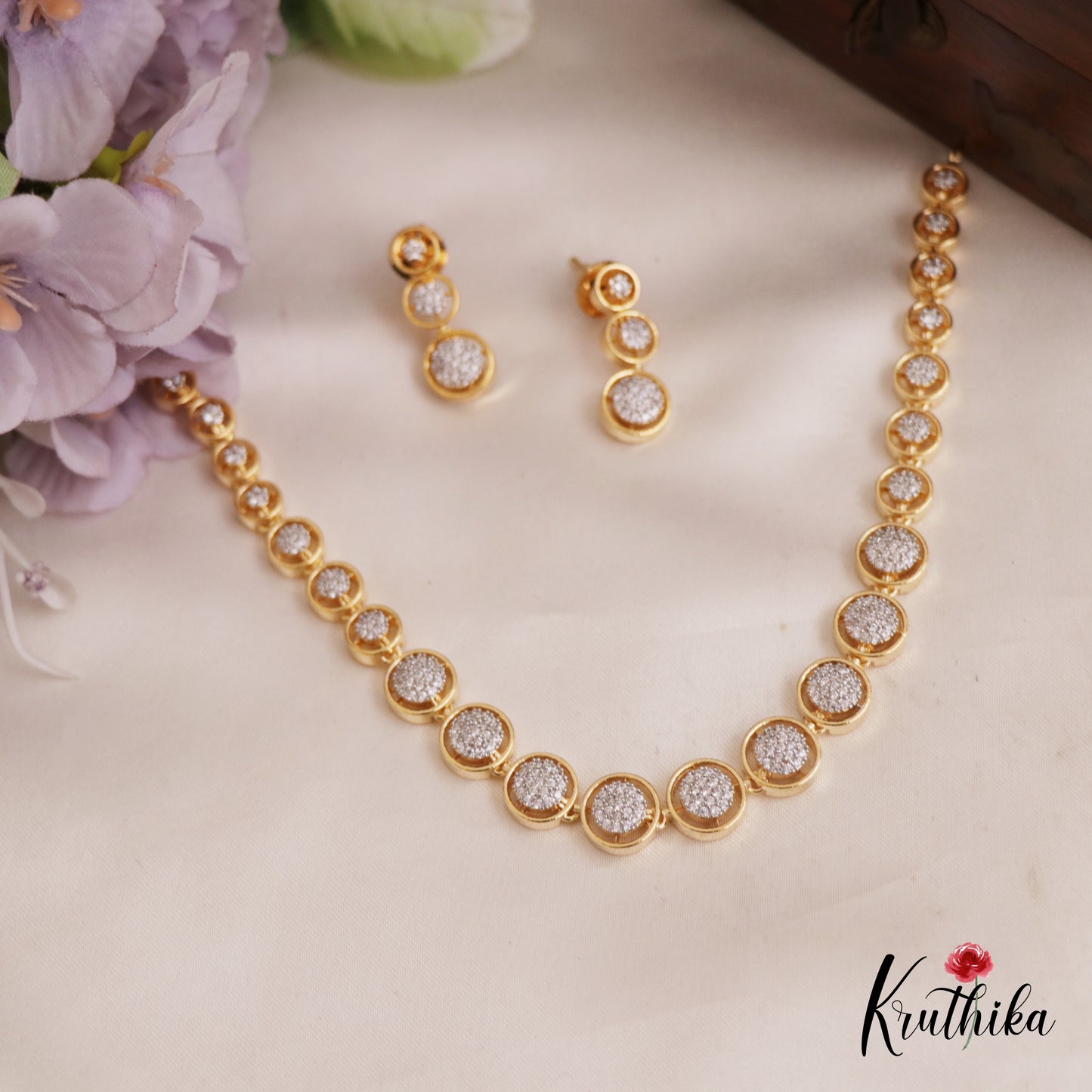 Sparkling Diamond-Finish Gold-Tone AD Choker NC2745