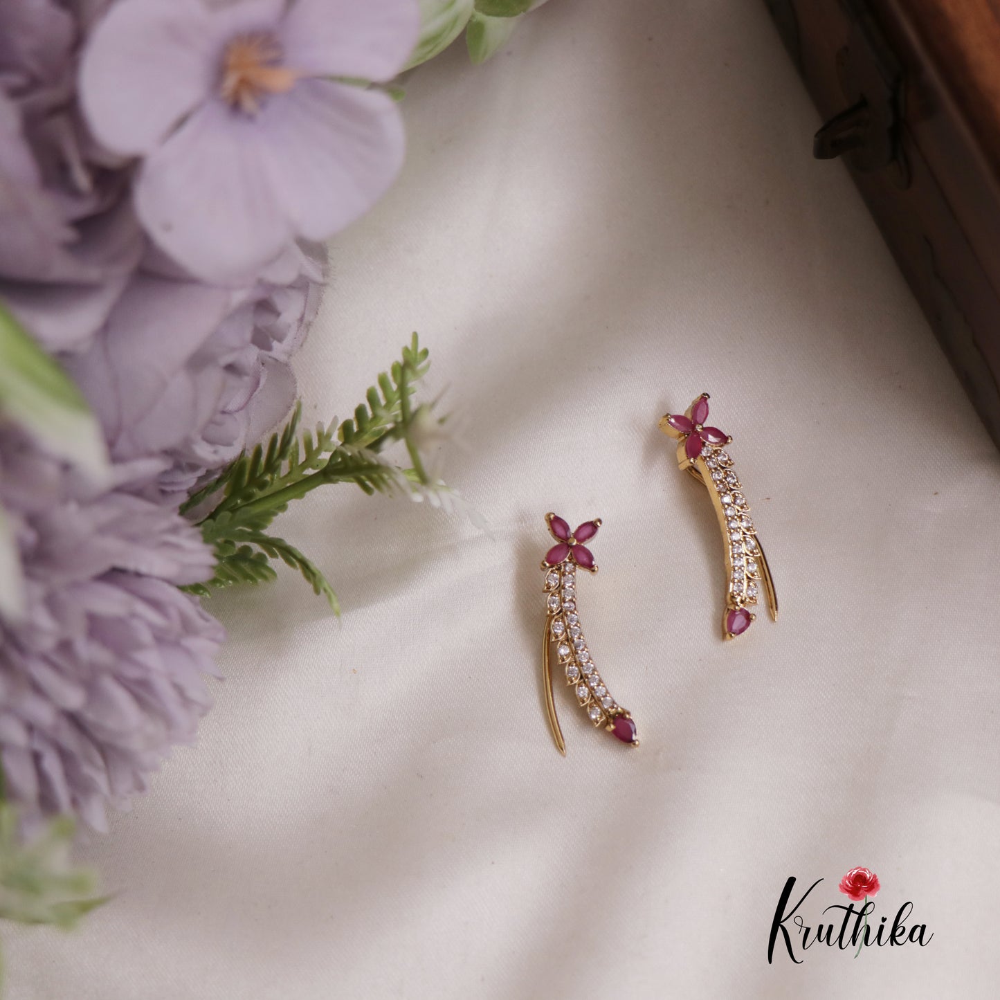 Beautiful Kemp Stone Floral Ear Climbers E790 (Available In 3 Colours)