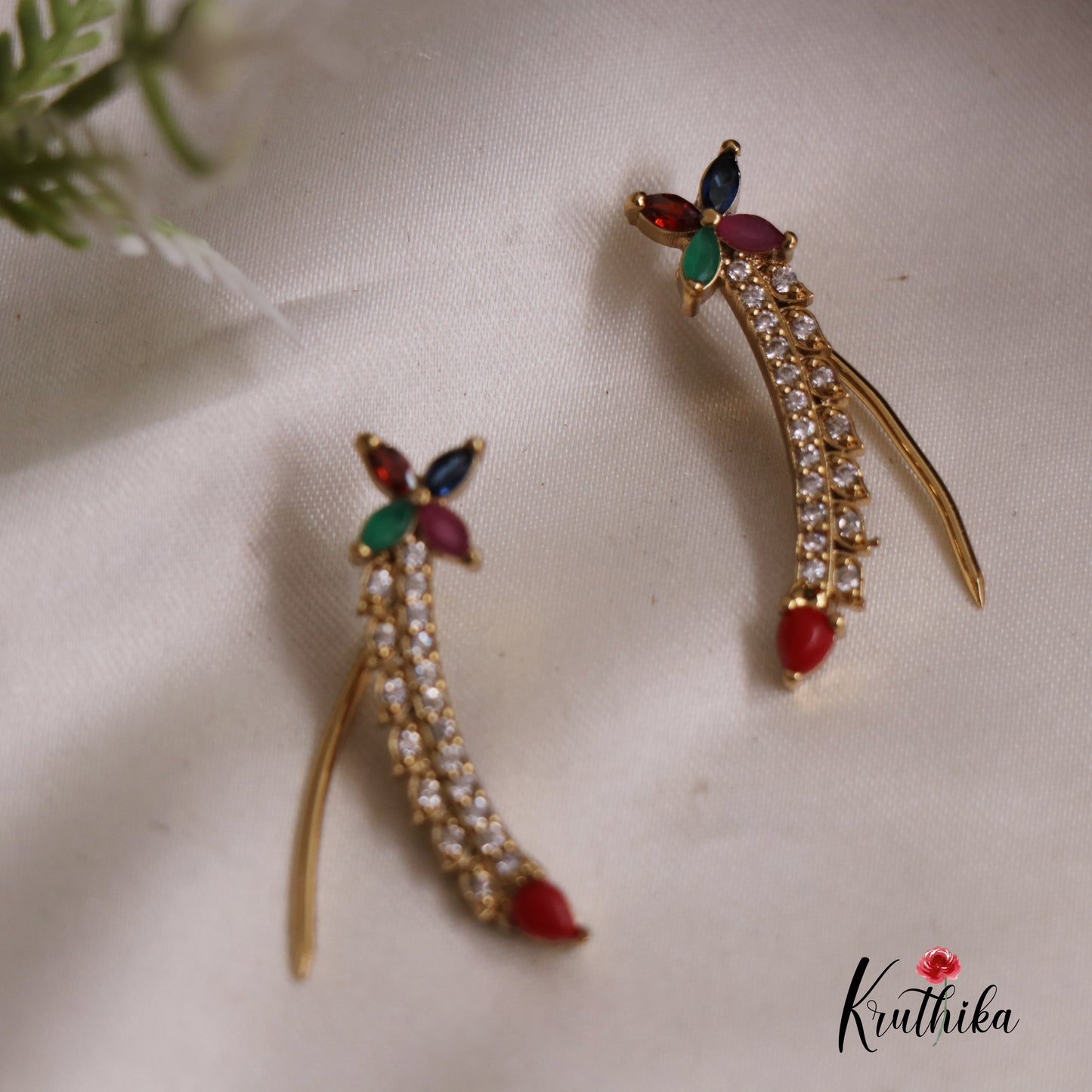 Beautiful Kemp Stone Floral Ear Climbers E790 (Available In 3 Colours)