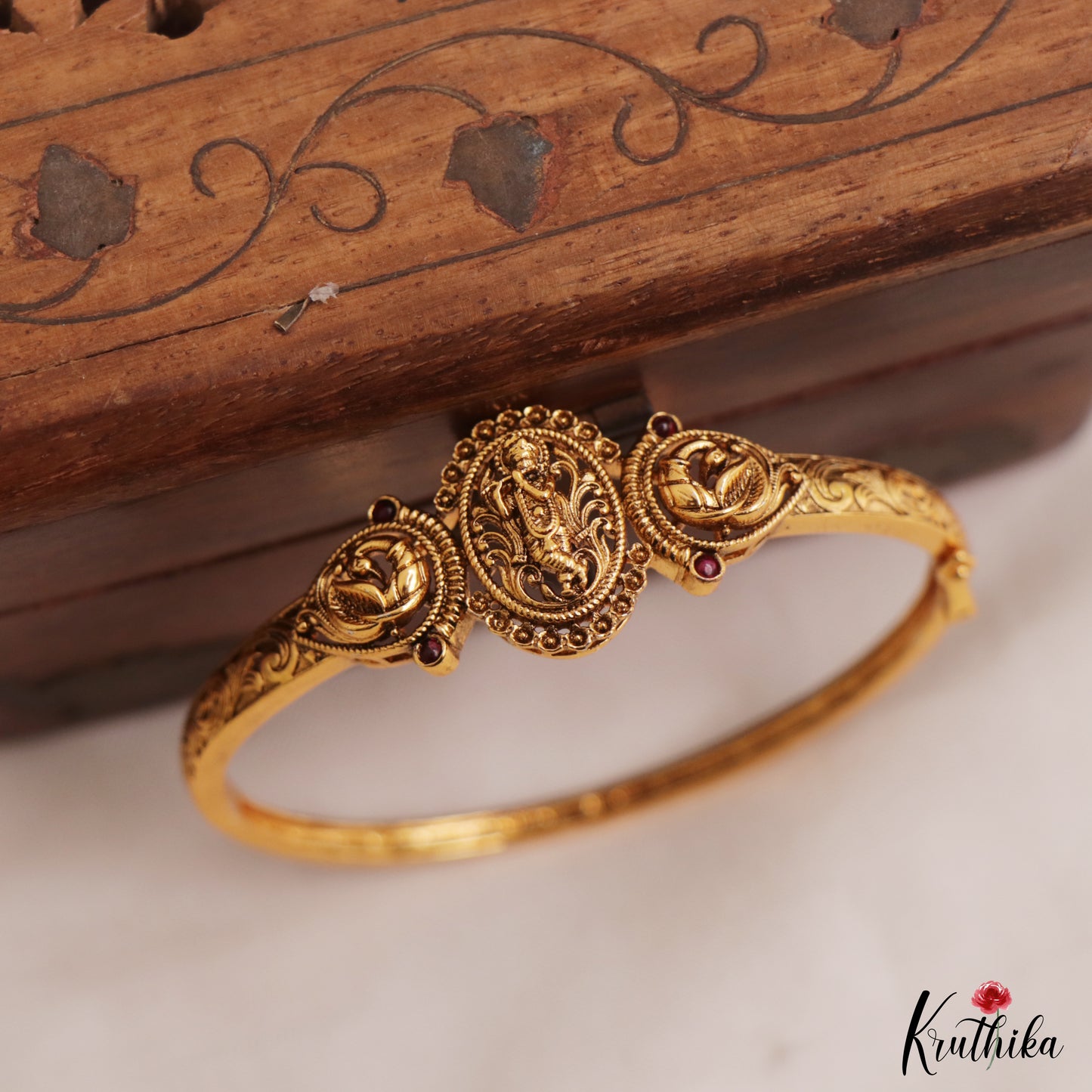 Elegant Antique Lord Krishna Motifs Bracelet/Openable Single Kada B539