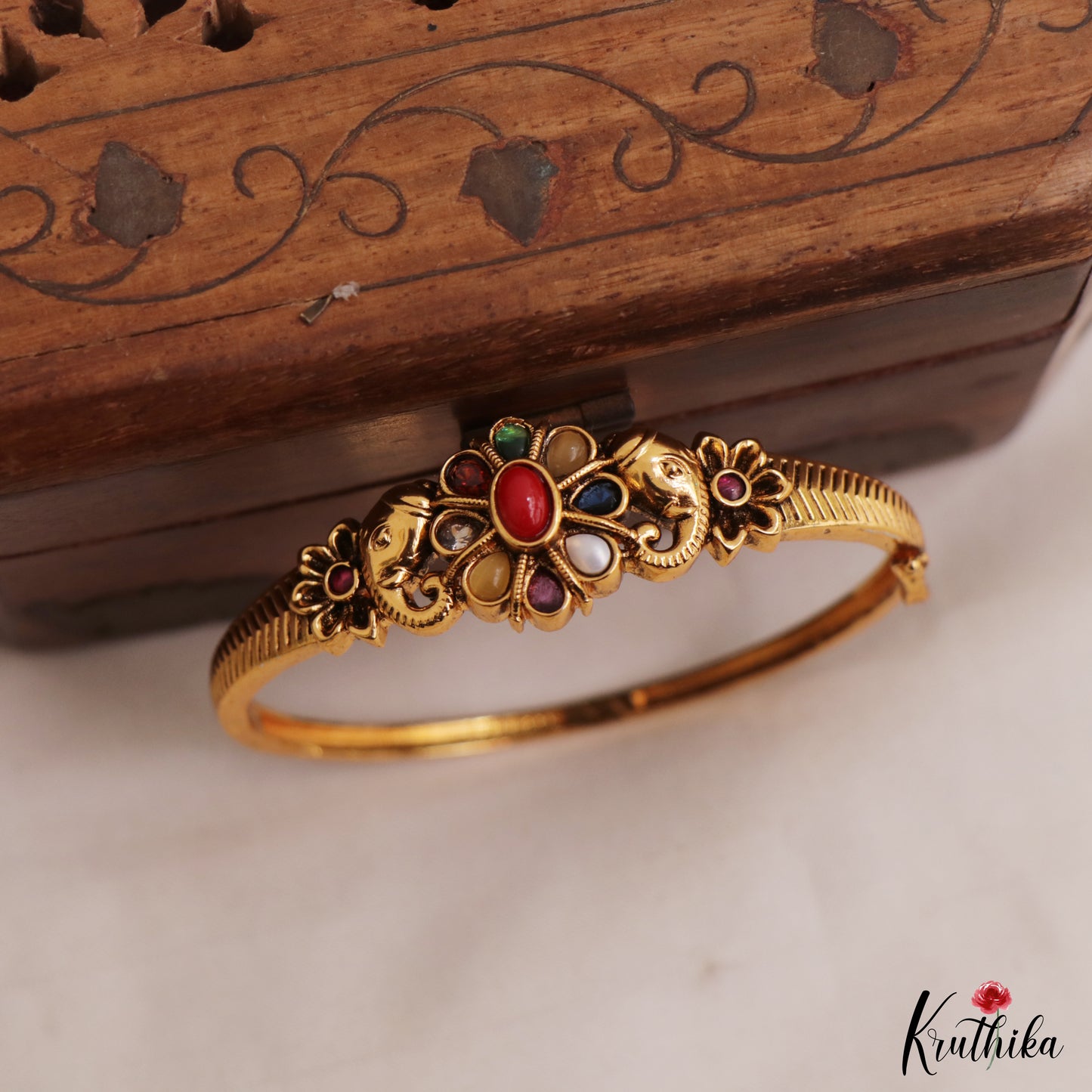 Trendy Antique Floral Elephant Motifs Bracelet/Openable Single Kada B540