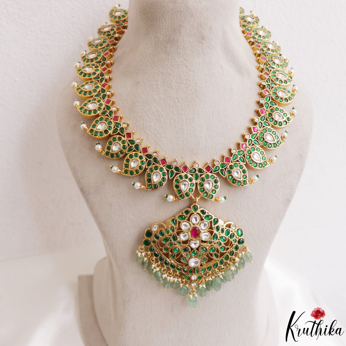 Royal Two-In-One Reversible Mango Motifs Jadau Haaram With Green Bead Drops NC3255