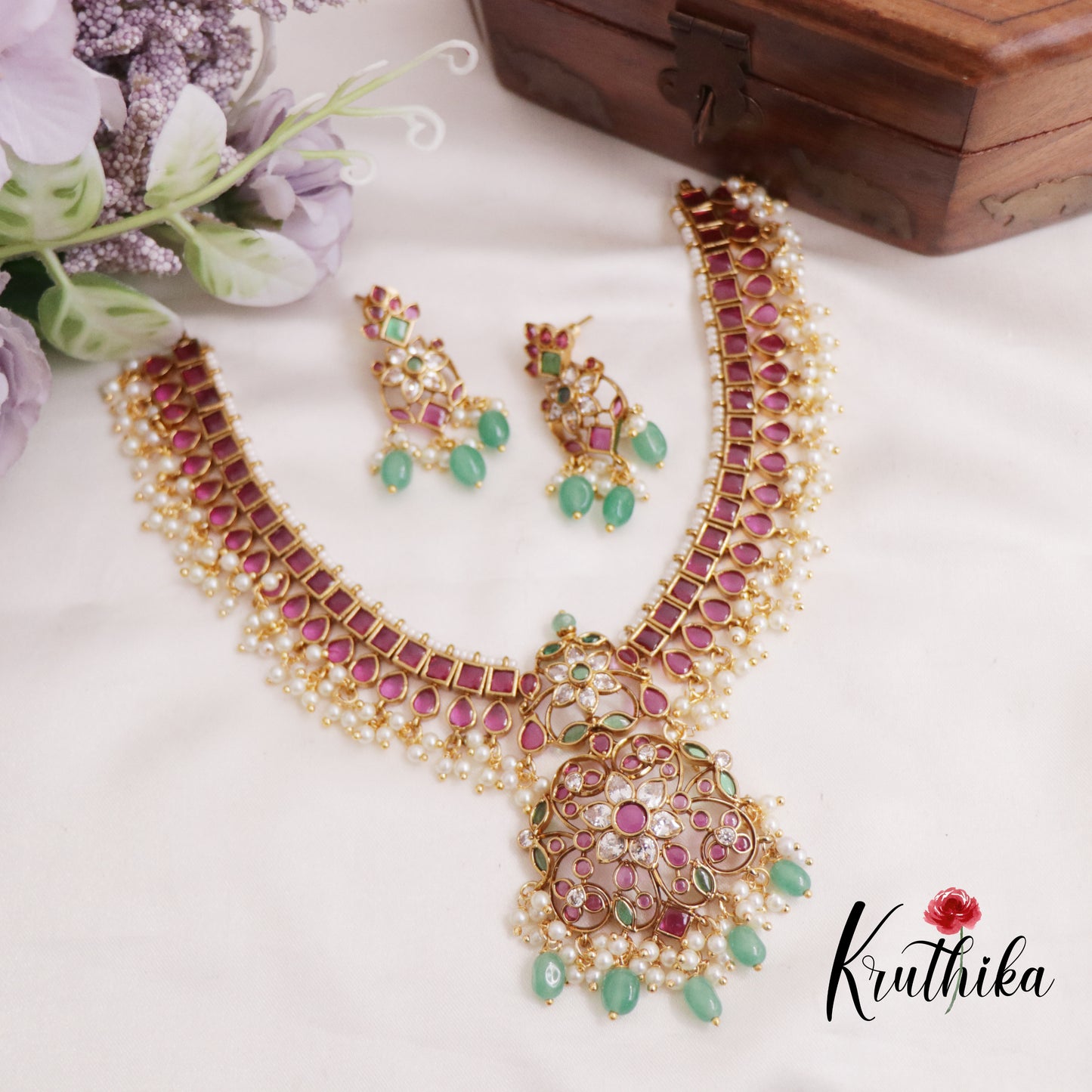 Beautiful Kemp Guttapusalu Uncut Stones Necklace with Detachable Pendant NC2503