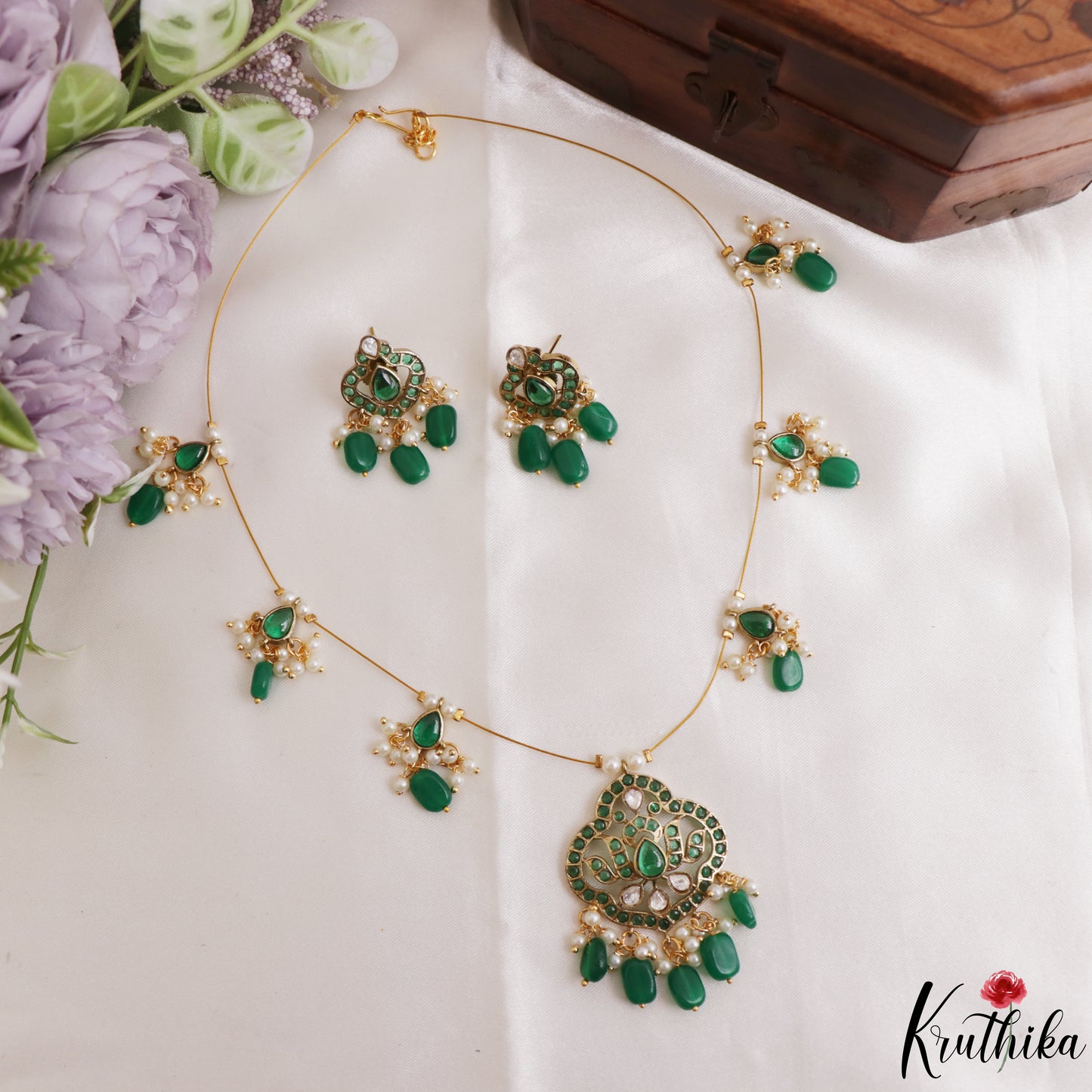 Classic Floral Teardrop Motifs Kemp Invisible Chain With Green Bead Drops NC3251 (Available In 3 Colors)