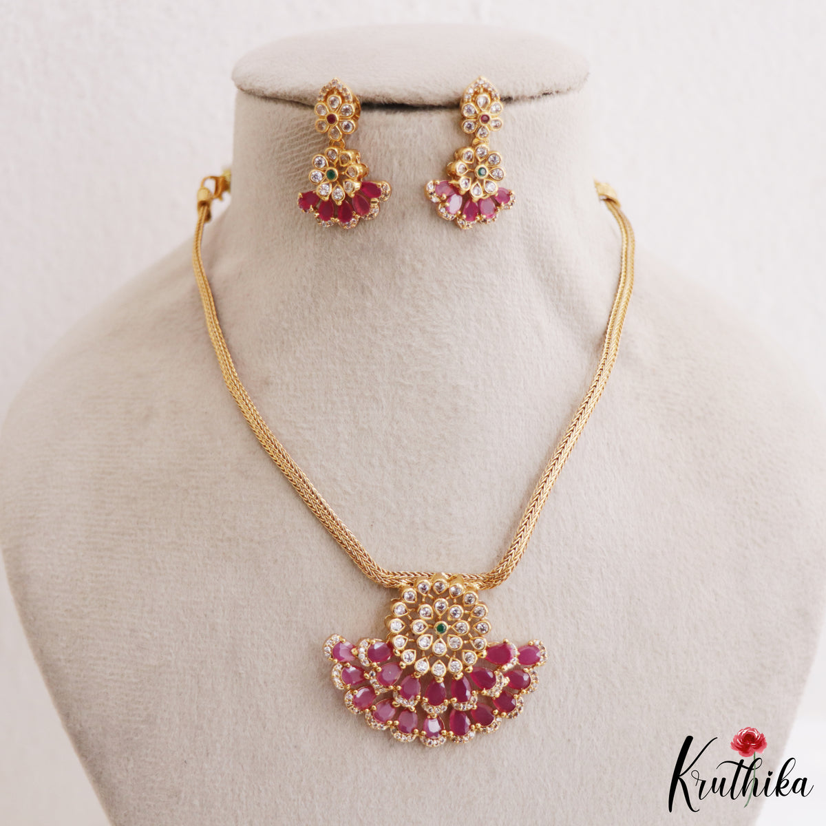 Trendy AD/Victorian Necklace NC2505