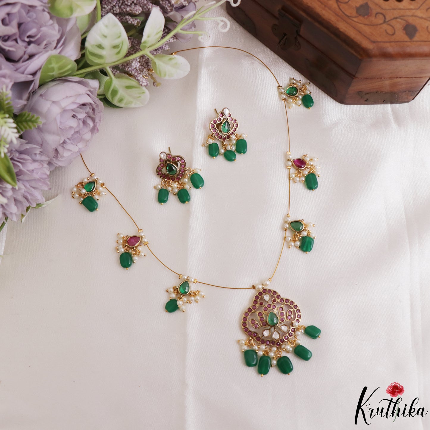 Classic Floral Teardrop Motifs Kemp Invisible Chain With Green Bead Drops NC3251 (Available In 3 Colors)