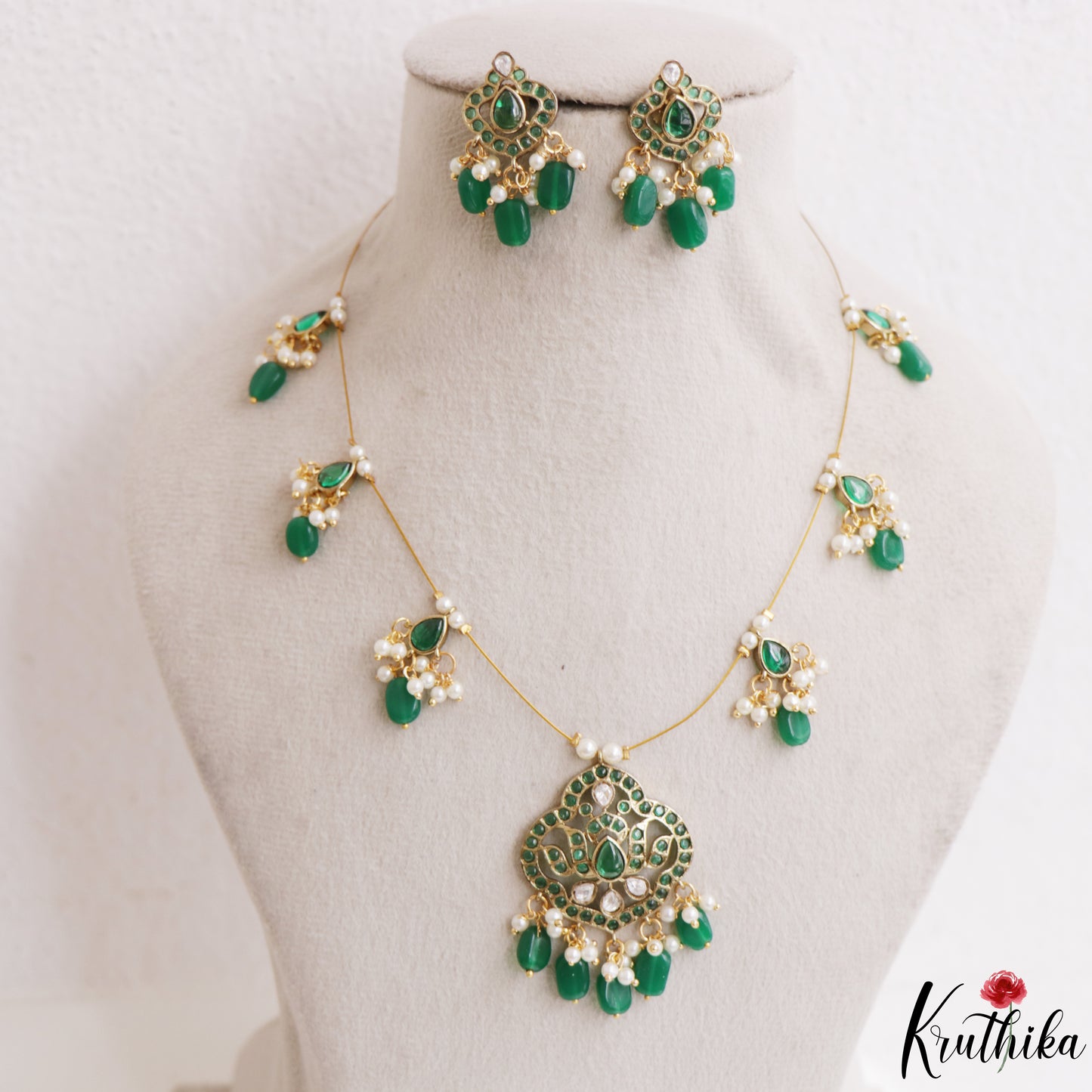 Classic Floral Teardrop Motifs Kemp Invisible Chain With Green Bead Drops NC3251 (Available In 3 Colors)