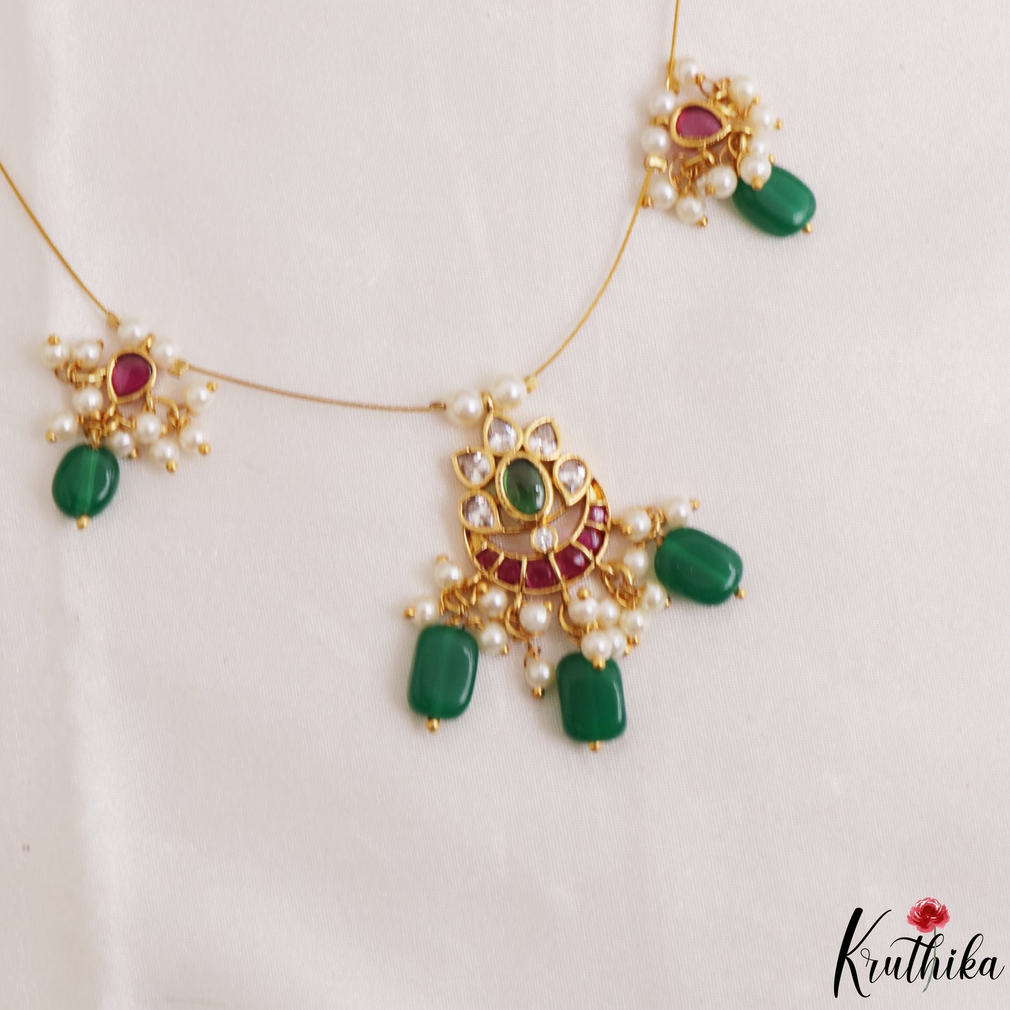 Elegant Teardrop Motifs Kemp Invisible Chain With Green Bead Drops NC3254