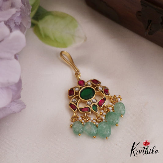 Simple Leaf Motifs Kemp Maang Tikka With Green Bead Drops MT359