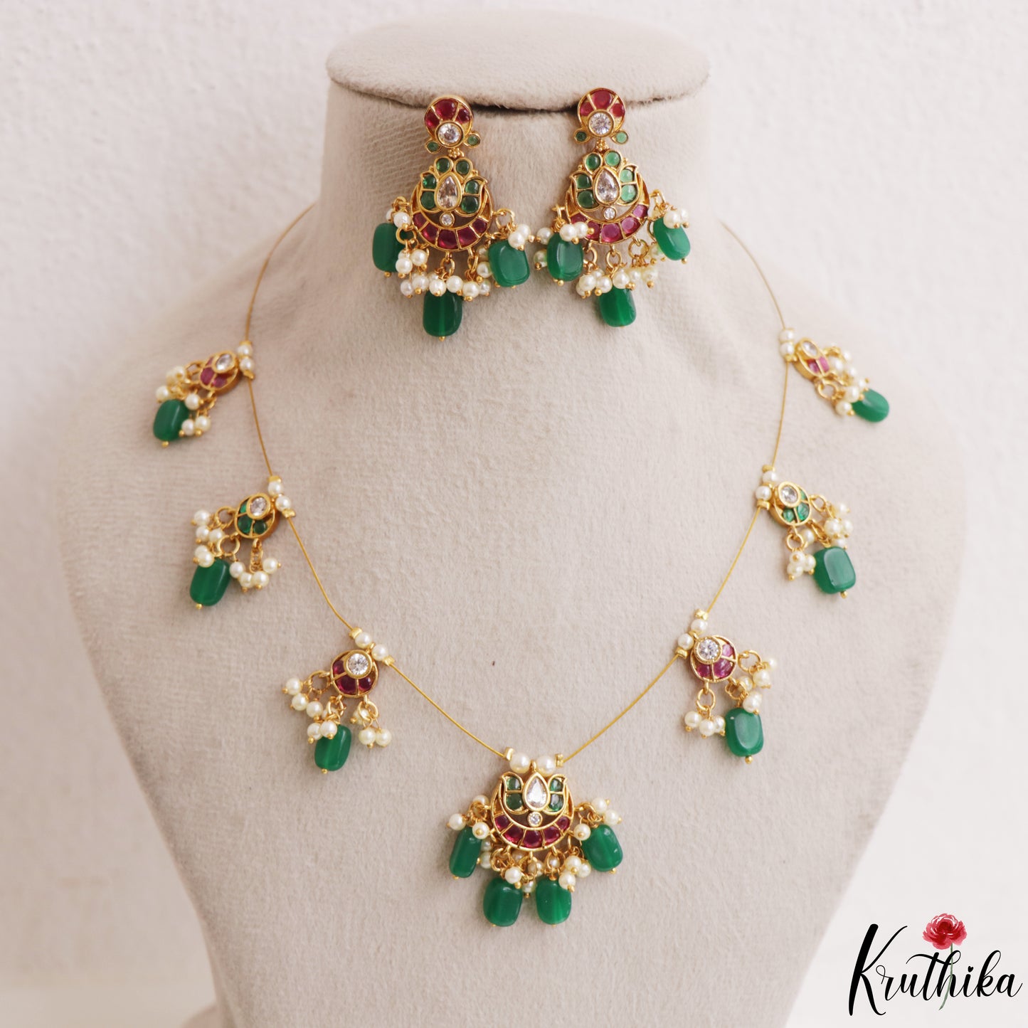 Pretty Lotus Teardrop Motifs Kemp Invisible Chain With Green Bead Drops NC3256