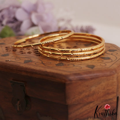 Simple Trendy Daily Wear Bangles B395 (Set of 4 Bangles)