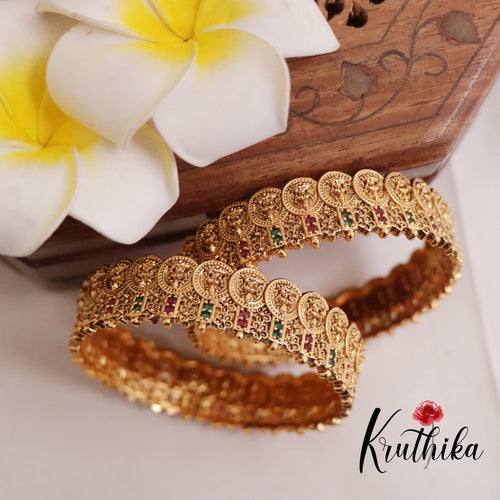 Elegant Antique Lakshmi Coin/Bottu Bangles B203