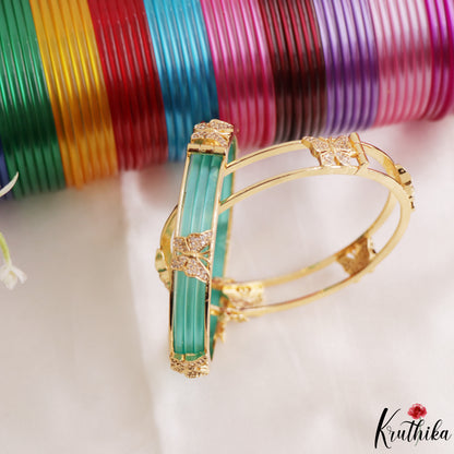 Pretty Openable CZ Frame Bangle With 12 in 1 Interchangeable Color Bangles B569