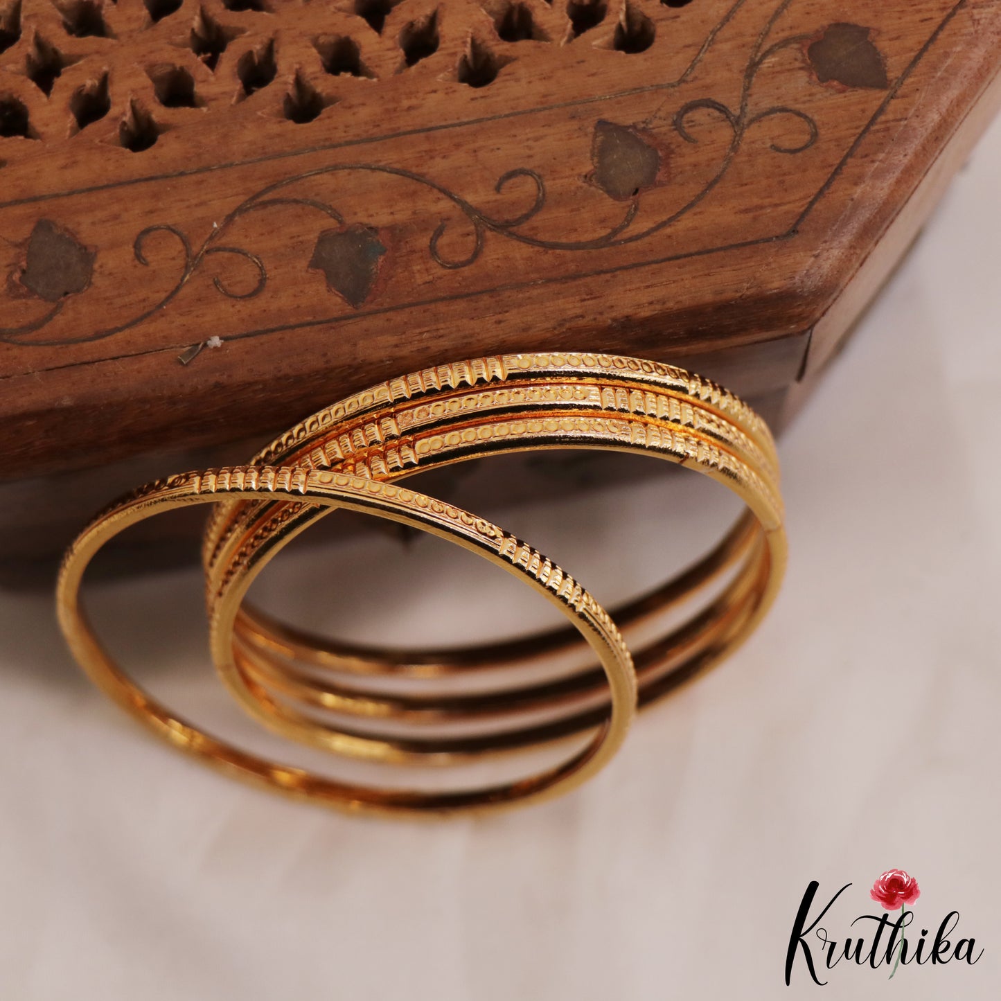 Classic Daily Wear Bangles B399 (Set of 4 Bangle)