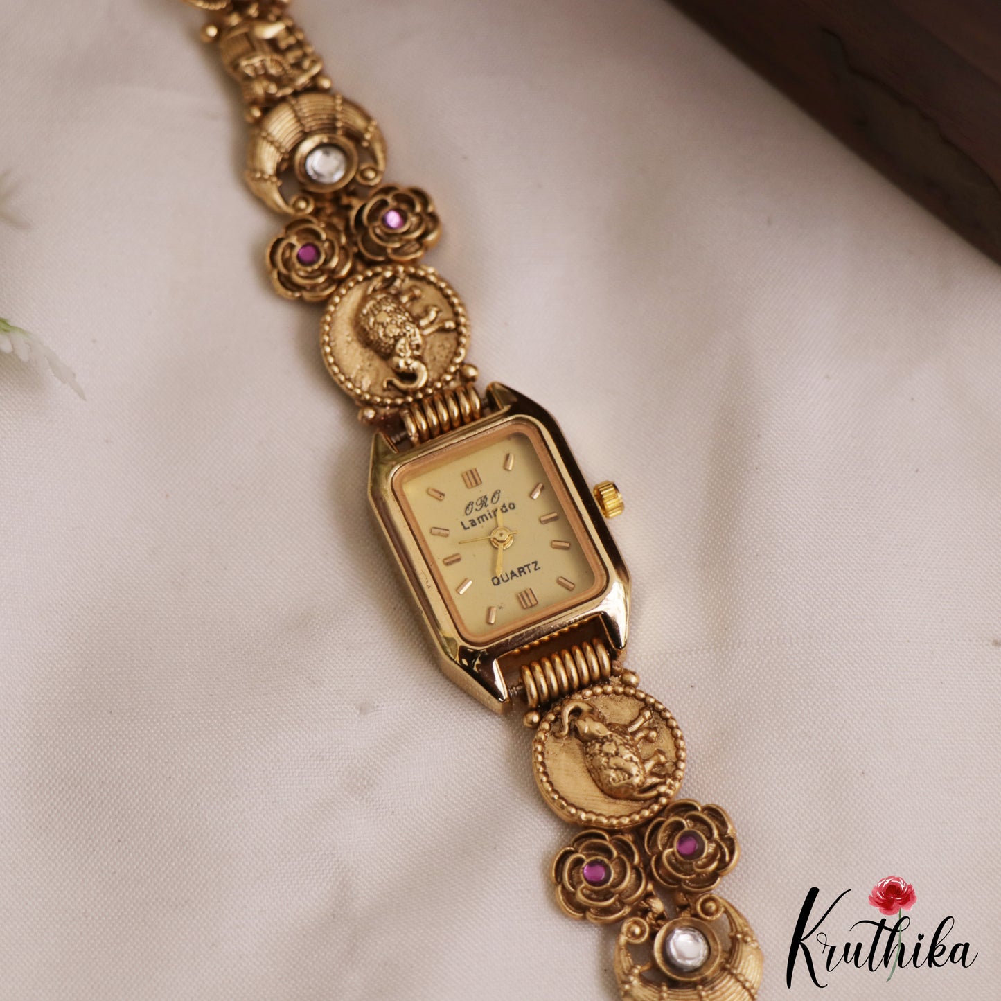 Beautiful Antique Floral Elephant Motifs Bracelet Watch B488