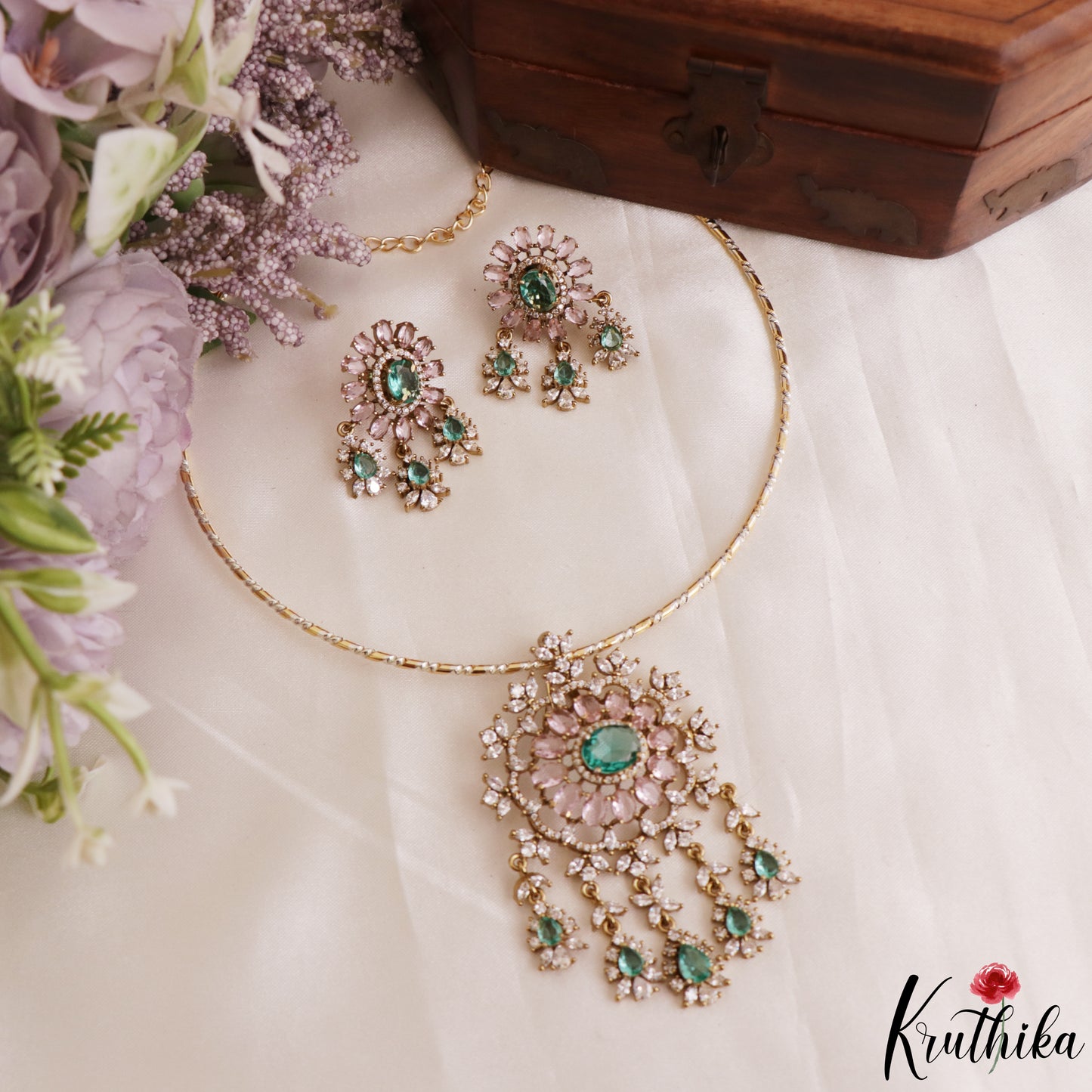 Elegant Floral Motifs CZ Victorian Hasli Pendant Set NC3166