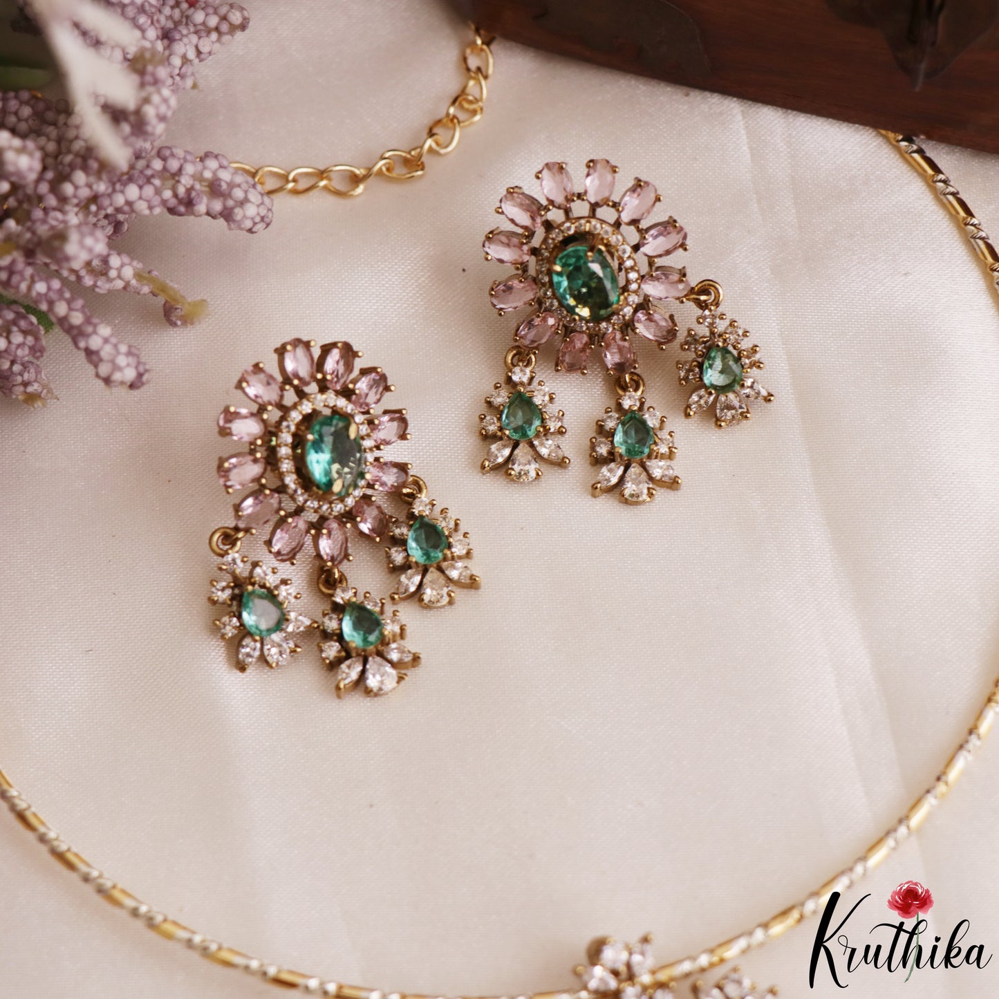 Elegant Floral Motifs CZ Victorian Hasli Pendant Set NC3166
