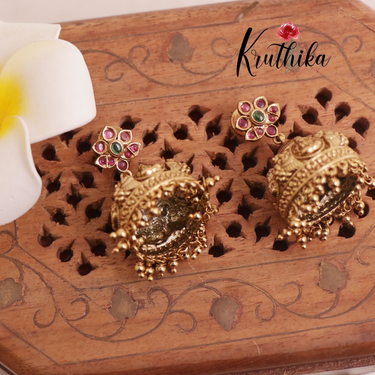 Pretty Antique Kempu Jhumkas E483