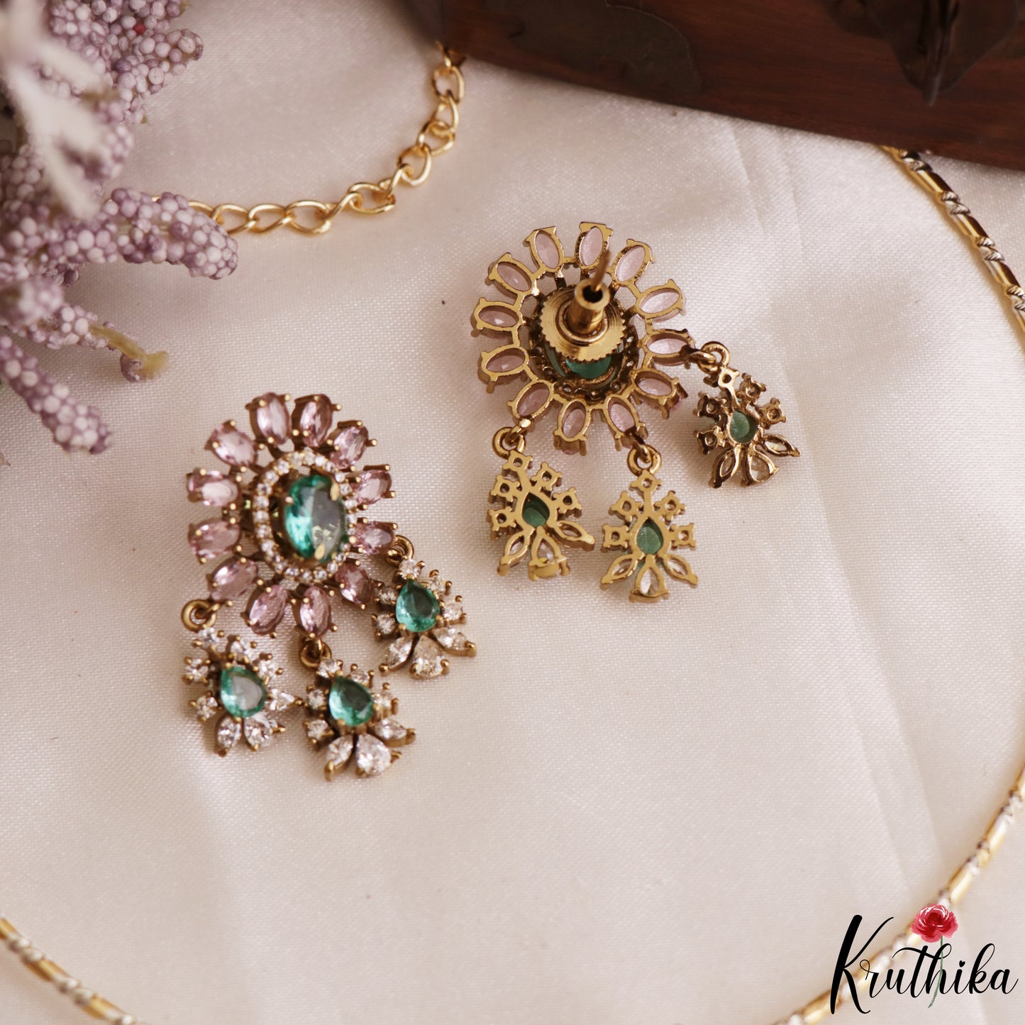 Elegant Floral Motifs CZ Victorian Hasli Pendant Set NC3166