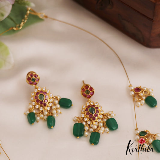 Simple Leaf Motifs Jadau Invisible Chain With Green Bead Drops NC2740