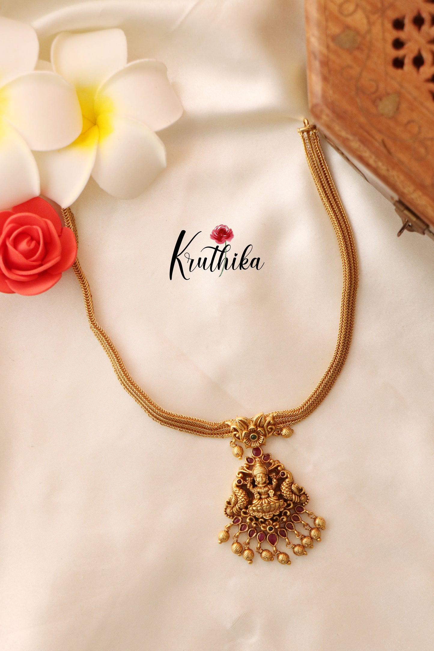 Pretty Peacock Lakshmi Chain Set NC1283