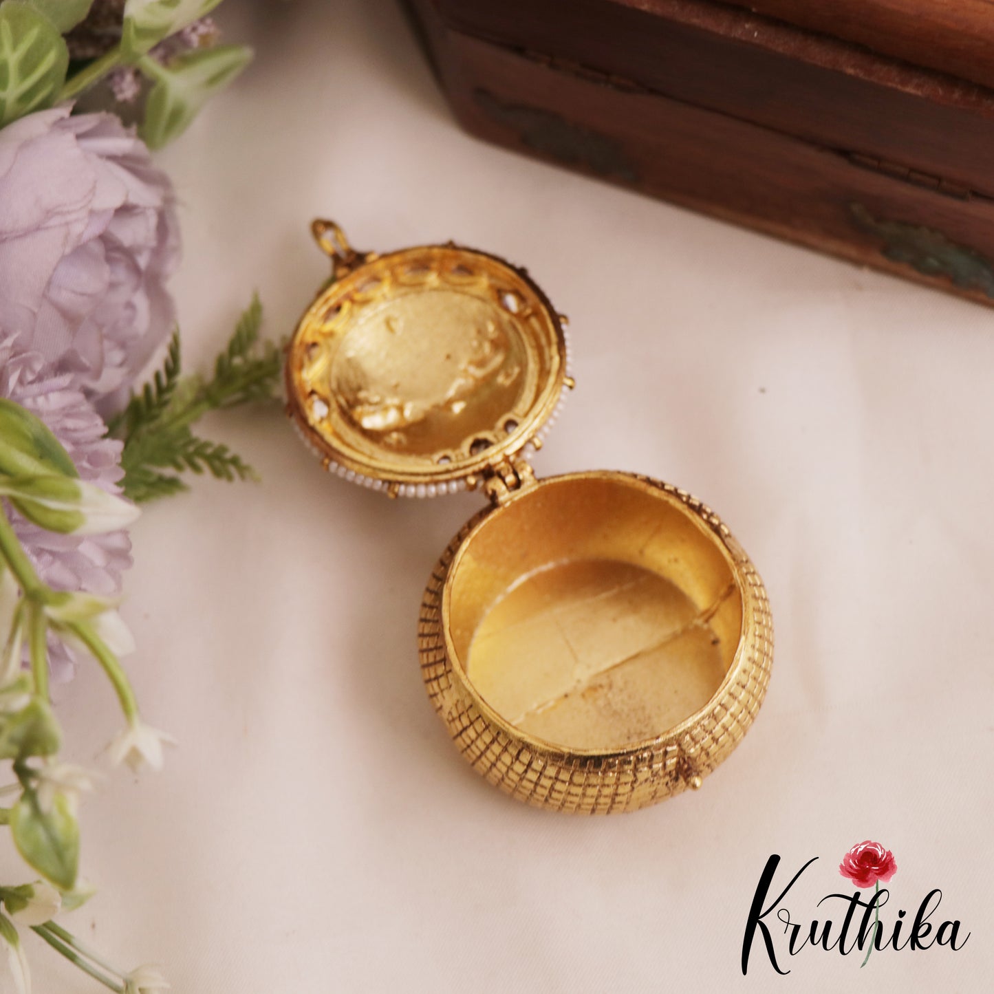 Beautiful Antique Elephant Motifs Kumkum Box K23 (Available In 4 Colors)