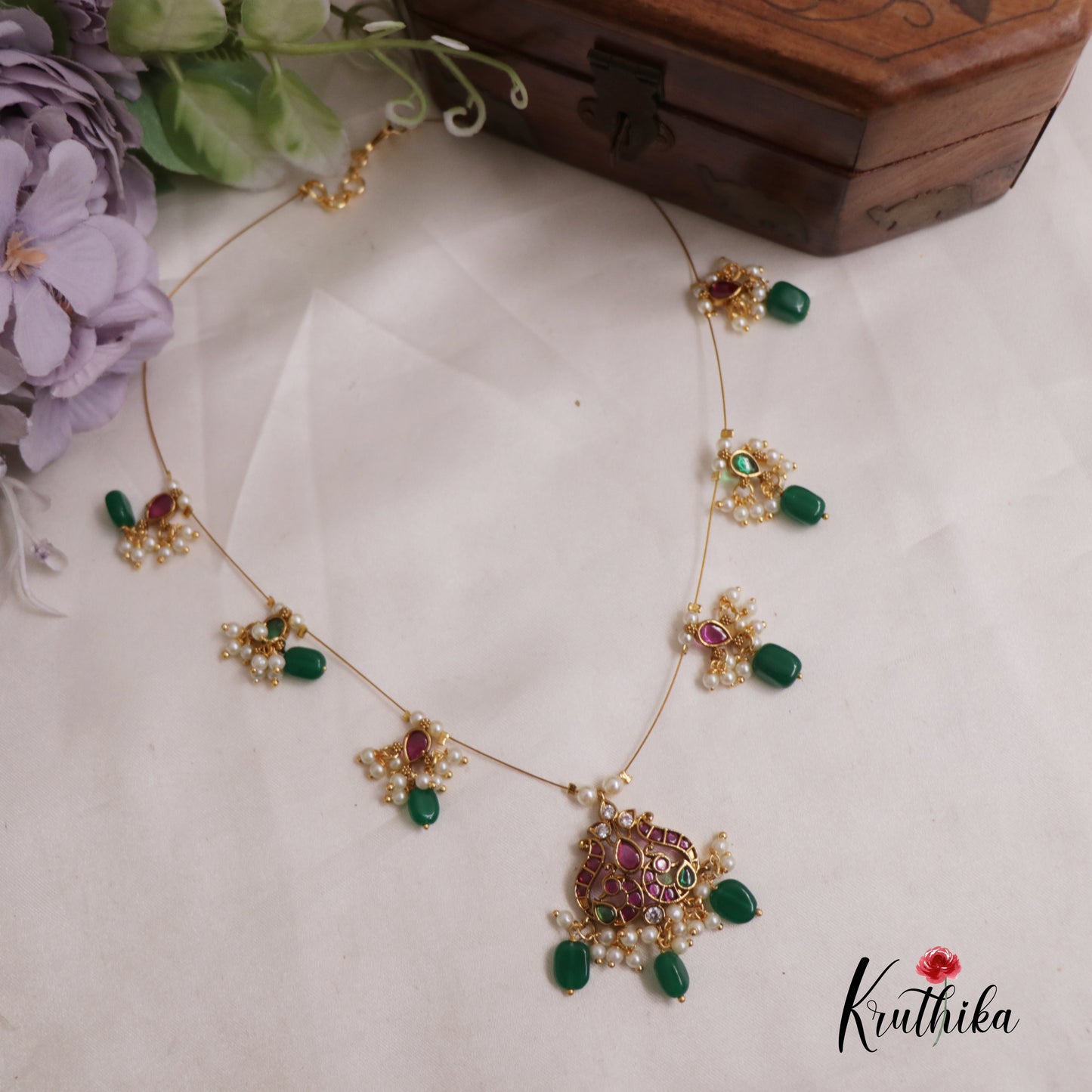 Elegant Peacock Kemp Stone Invisible Necklace NC2508