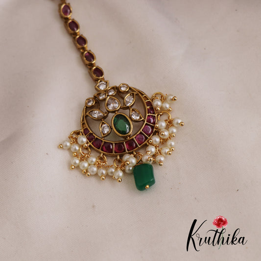 Elegant Leaf Motifs Kemp Maang Tikka With Bead And Pearl Drops MT327
