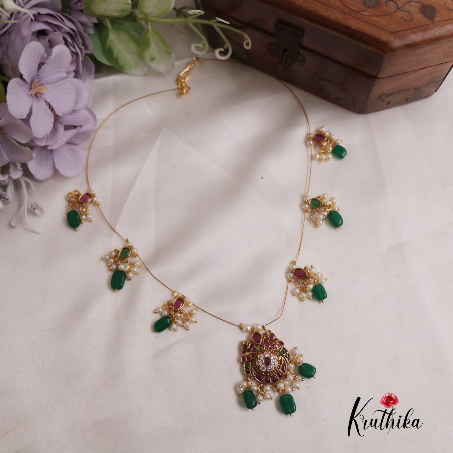 Glowing Peacock Kemp Stone Invisible Necklace NC2516