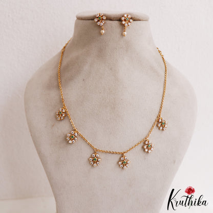 Trendy Floral Motifs Gold-Tone Chain Necklace NC2921