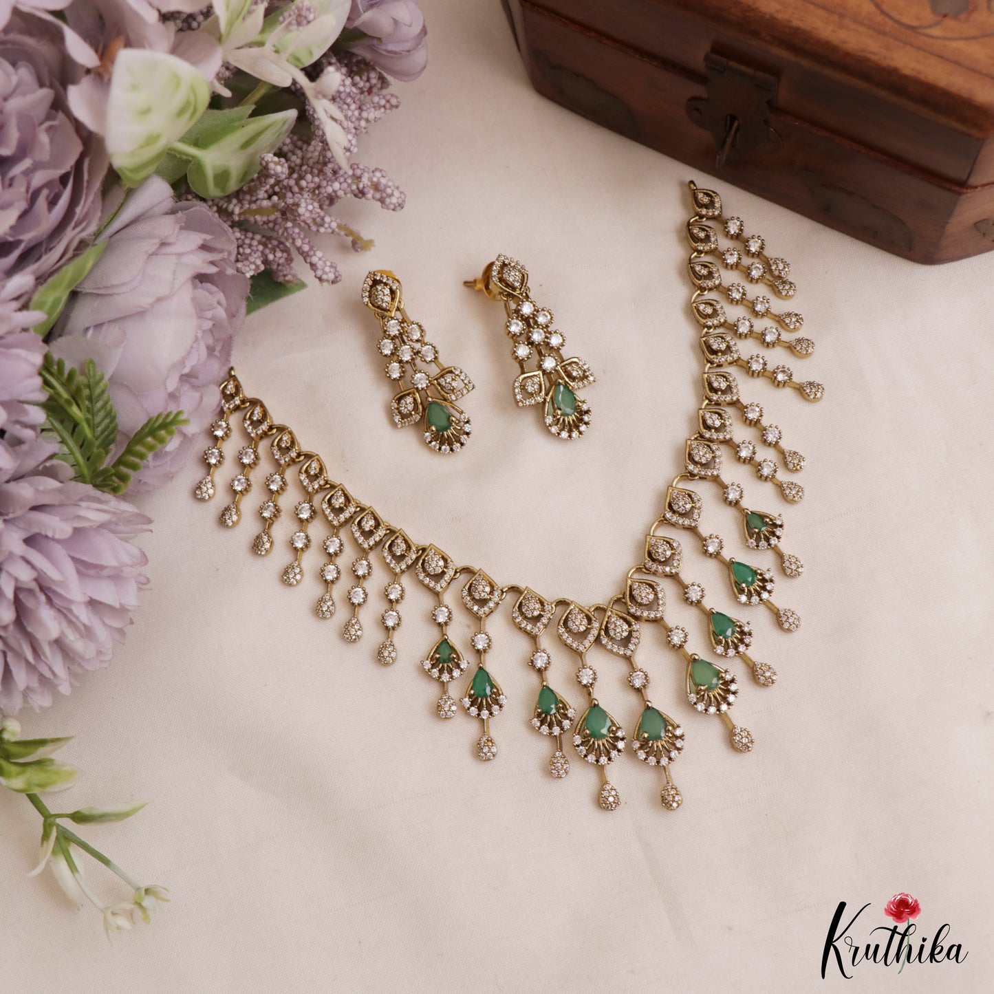 Sparkling Teardrop Motifs Gold-Tone AD Victorian Choker NC3021 (Available In 2 Colors)