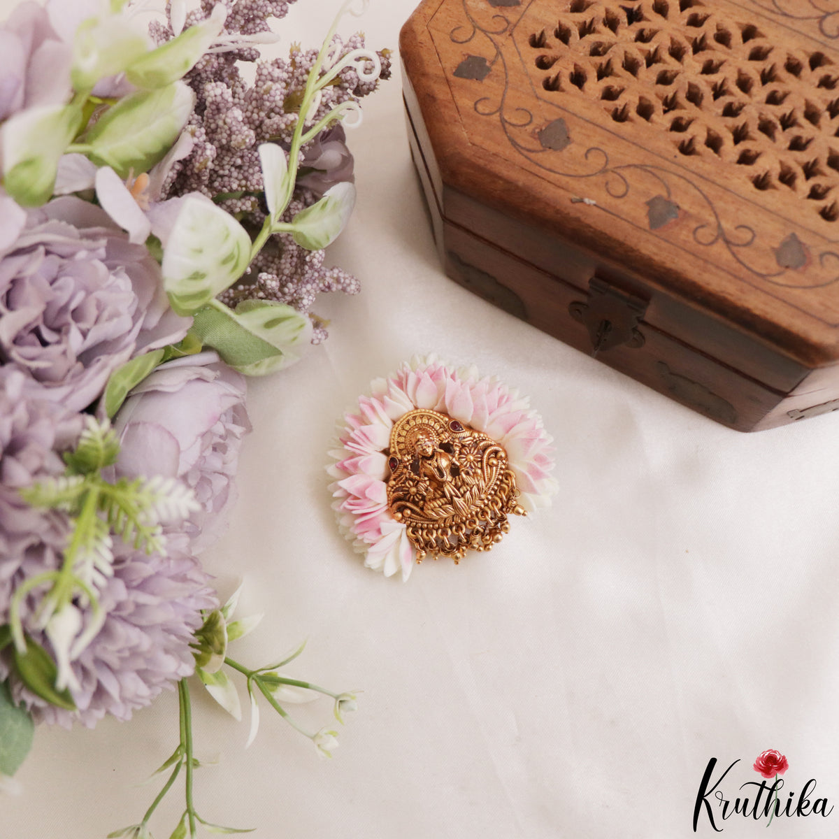 Temple Jada Billa with Realistic Flowers Hair Accessories J449
