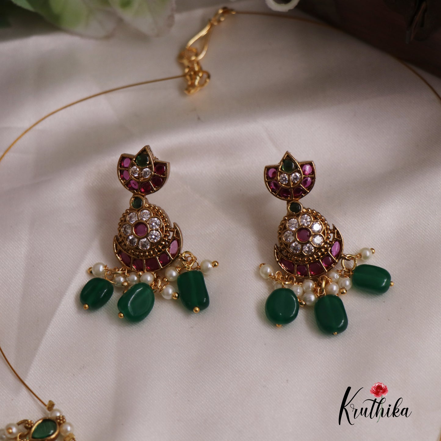 Glowing Peacock Kemp Stone Invisible Necklace NC2516