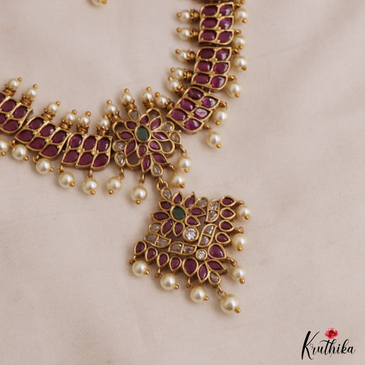 Gorgeous Floral Motifs Kemp Necklace With Pearl Drops NC3102