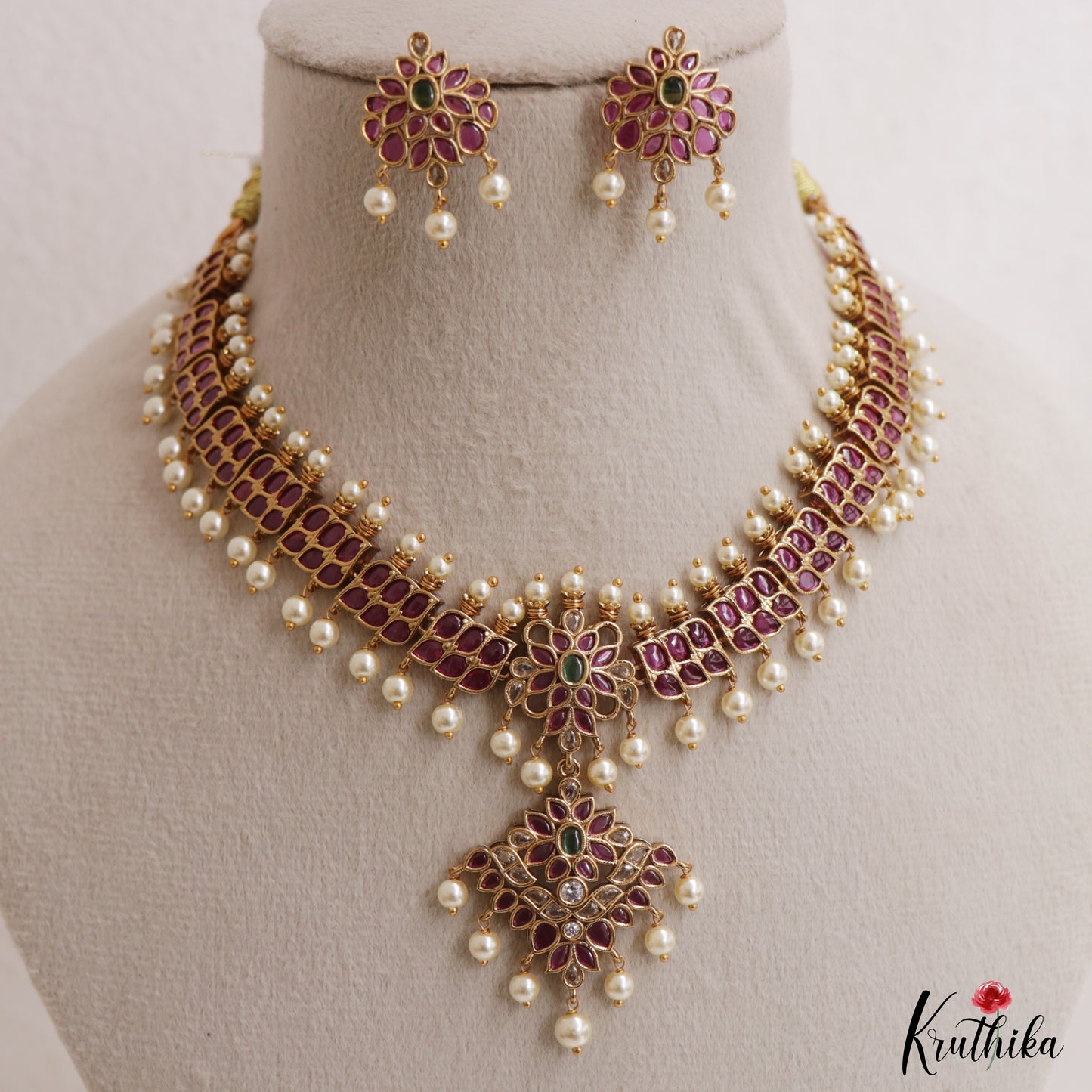 Gorgeous Floral Motifs Kemp Necklace With Pearl Drops NC3102