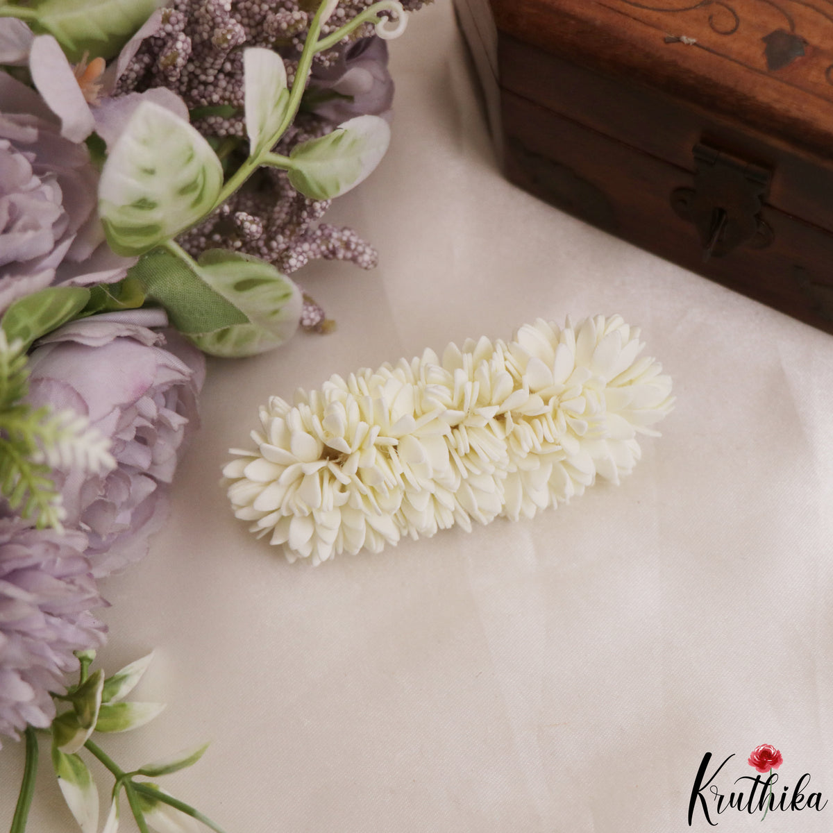 Real look-alike flowers with attached hair clip G14