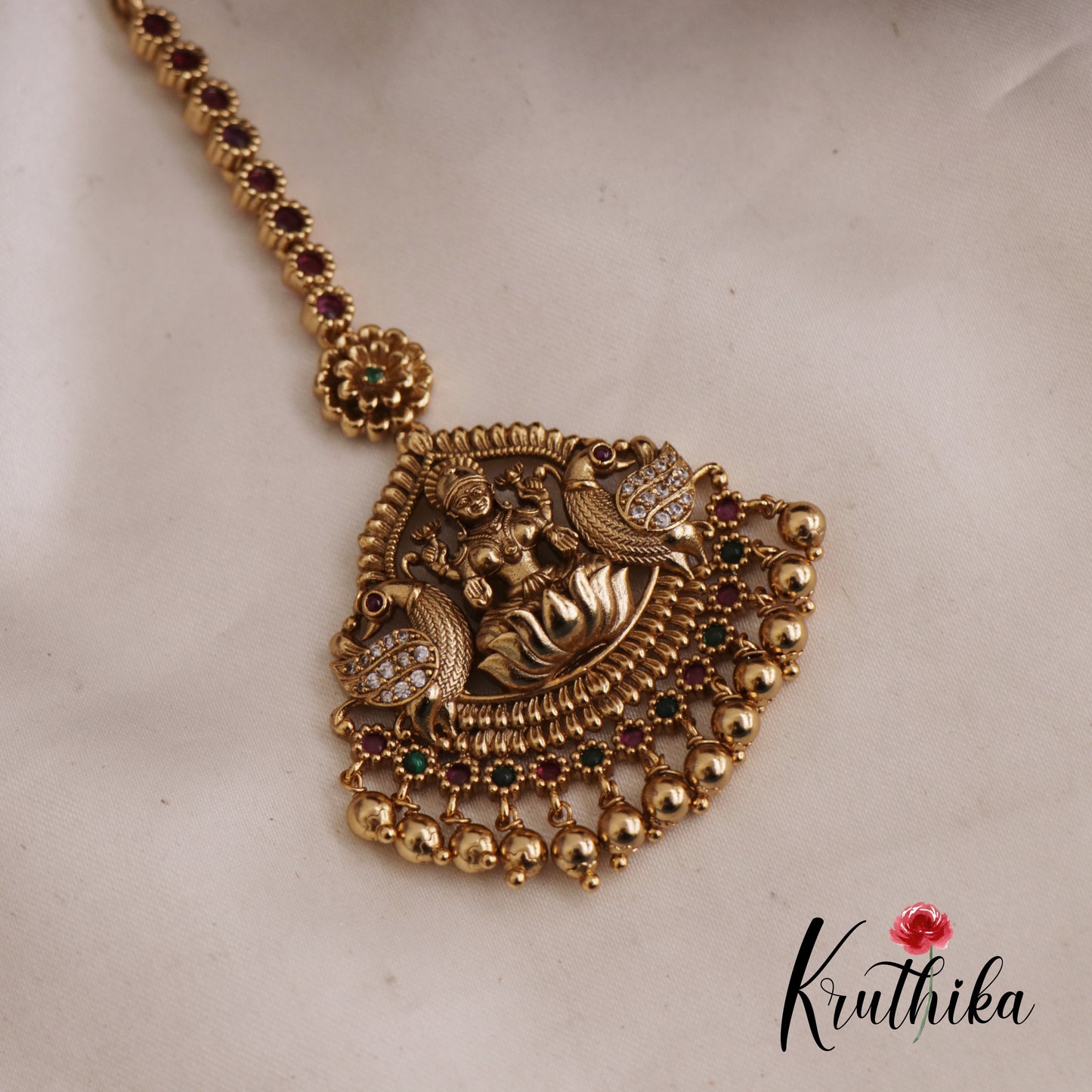 Traditional Antique Lakshmi Peacock Motifs Kemp Maang Tikka With Golden Bead Drops MT334