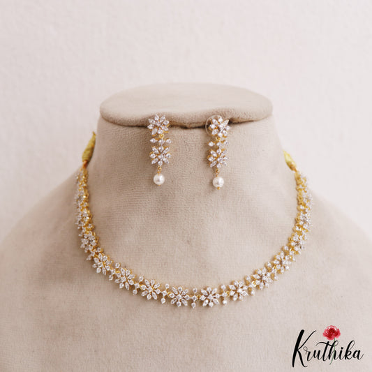 Trendy Floral Diamond-Finish Gold-Tone AD Necklace NC2917