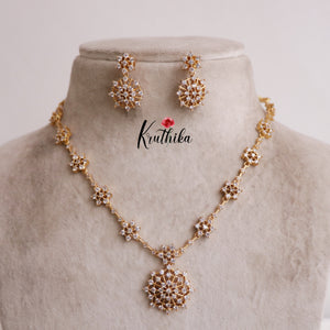 Beautiful CZ stones Flower necklace NC1919