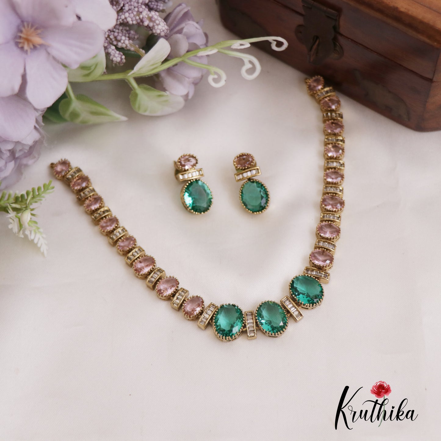 Beautiful Geometric Motifs Victorian Necklace NC2670