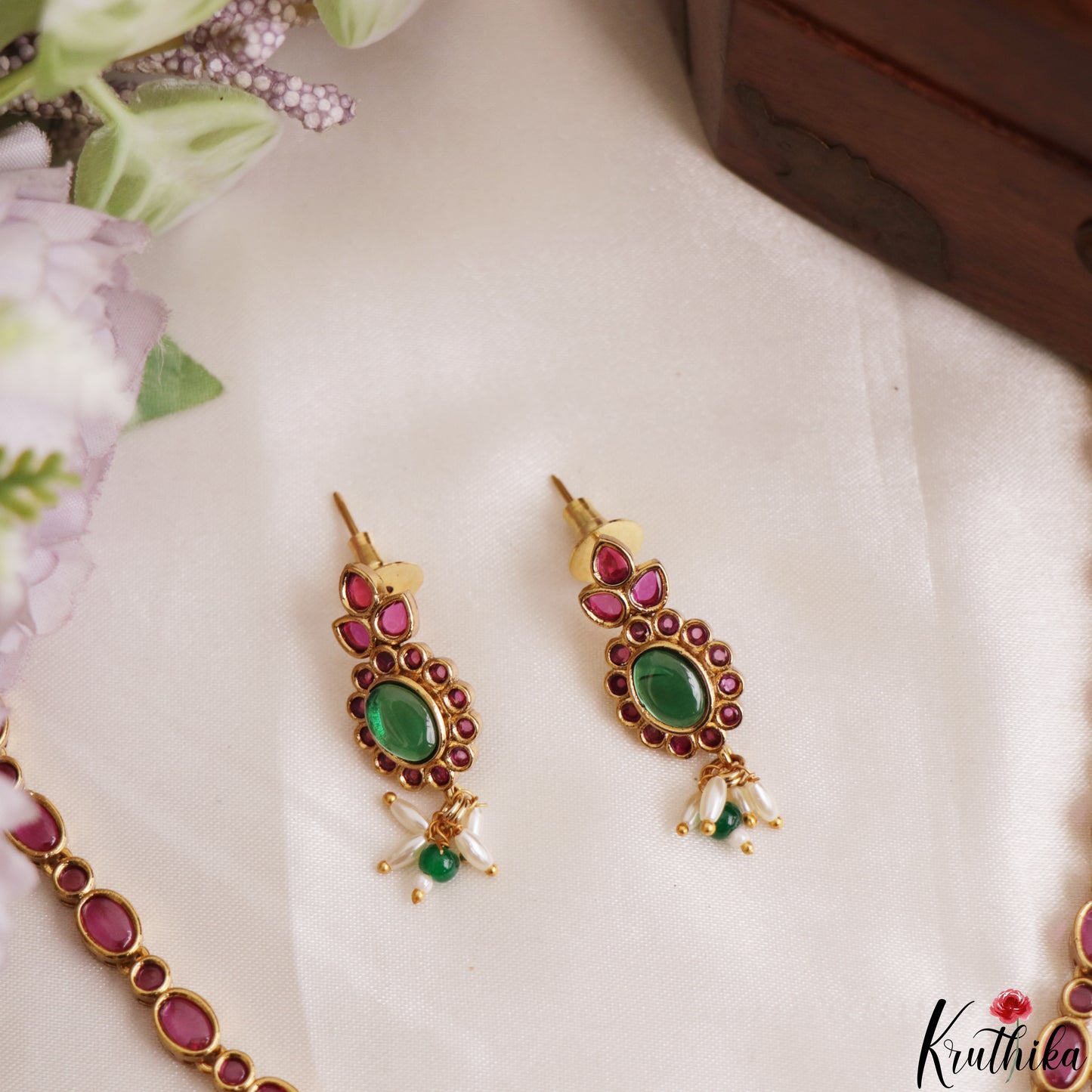 Elegant Floral Motifs Kemp Necklace With Rice Pearl Drops NC3189 (Available In 2 Colors)