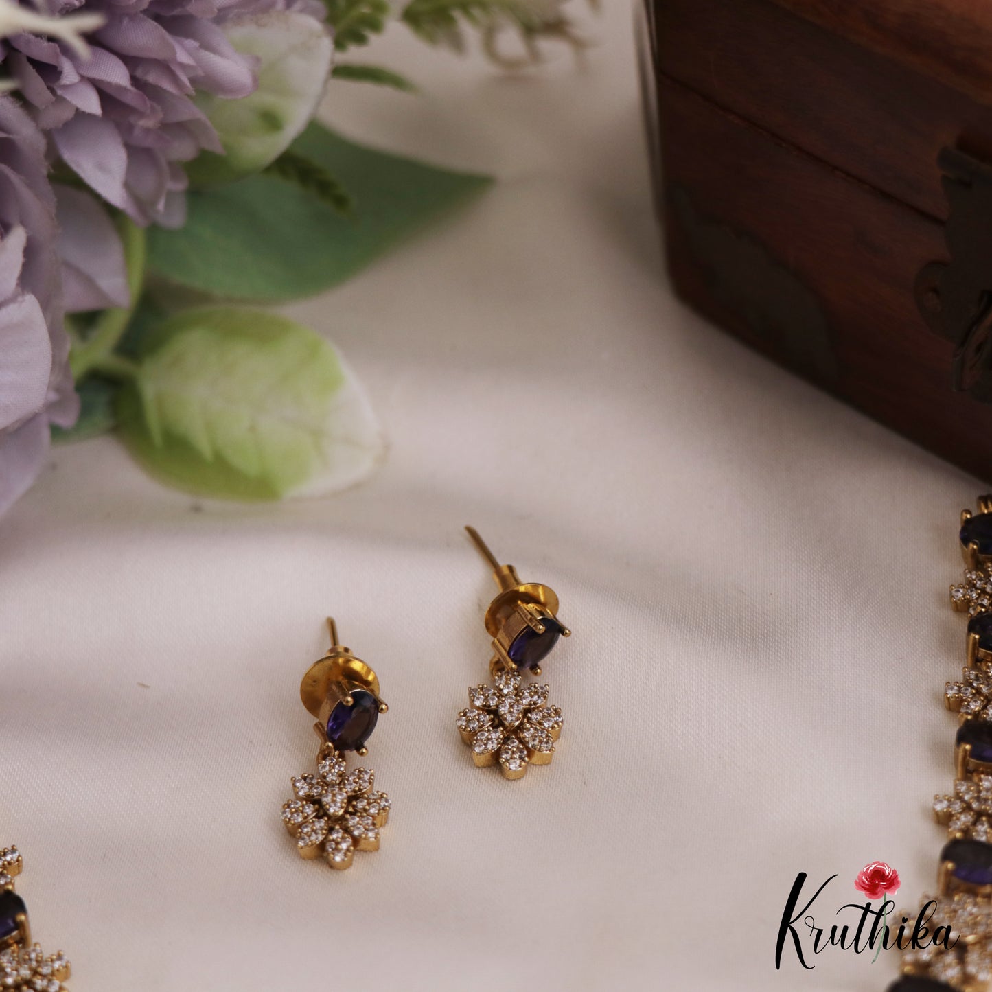 Sparkling AD Floral Motifs Victorian Necklace NC2792 (Available In 4 Colors)