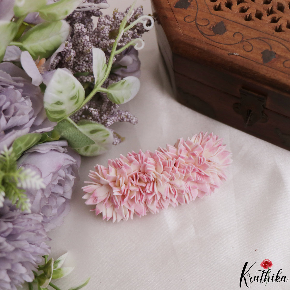 Real look-alike pink flowers with attached hair clip G17