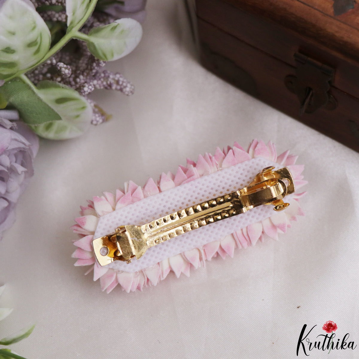Real look-alike pink flowers with attached hair clip G17